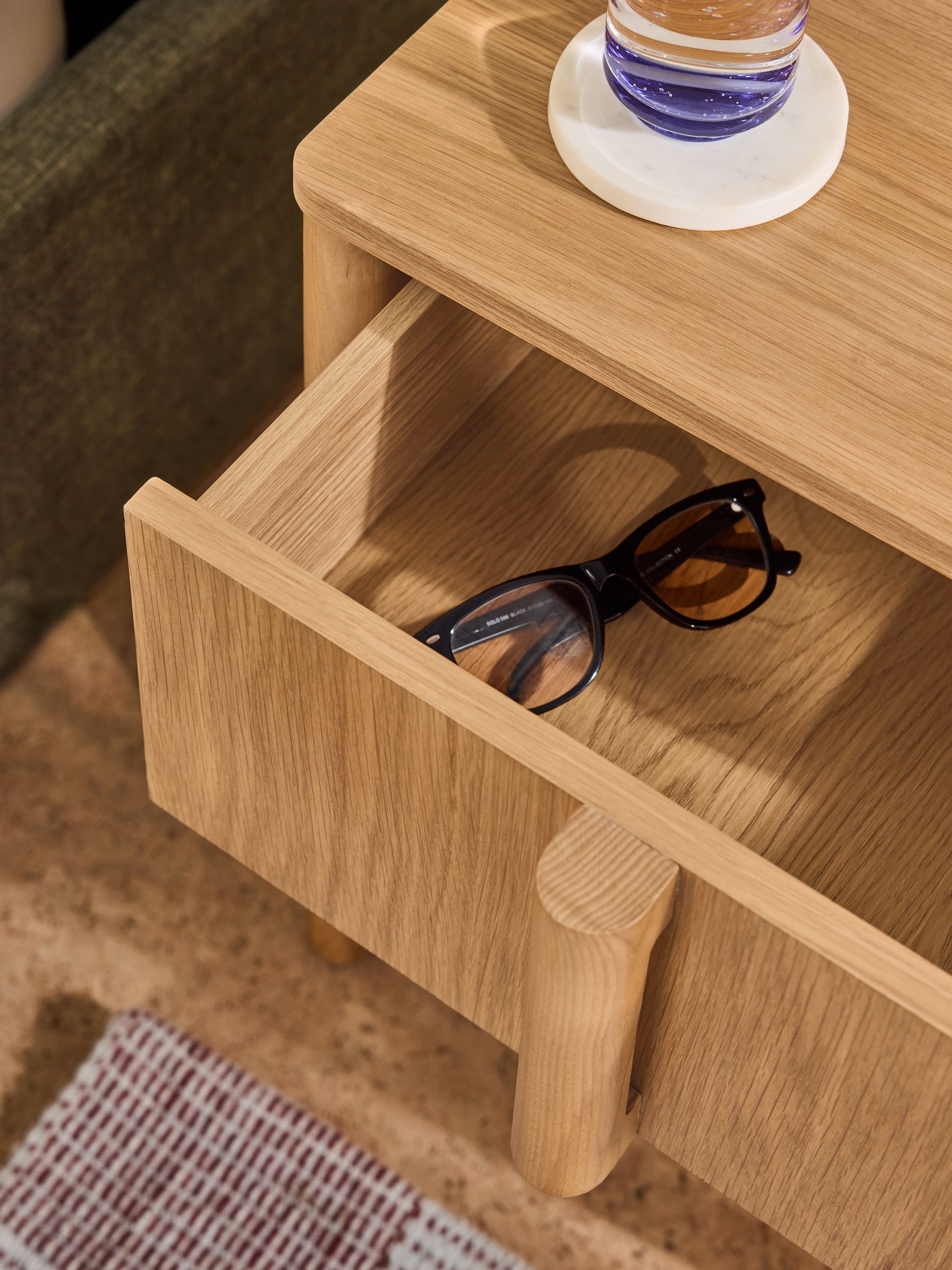 Reeve 2 Drawer Bedside Table in Oak - Image 2 of 5