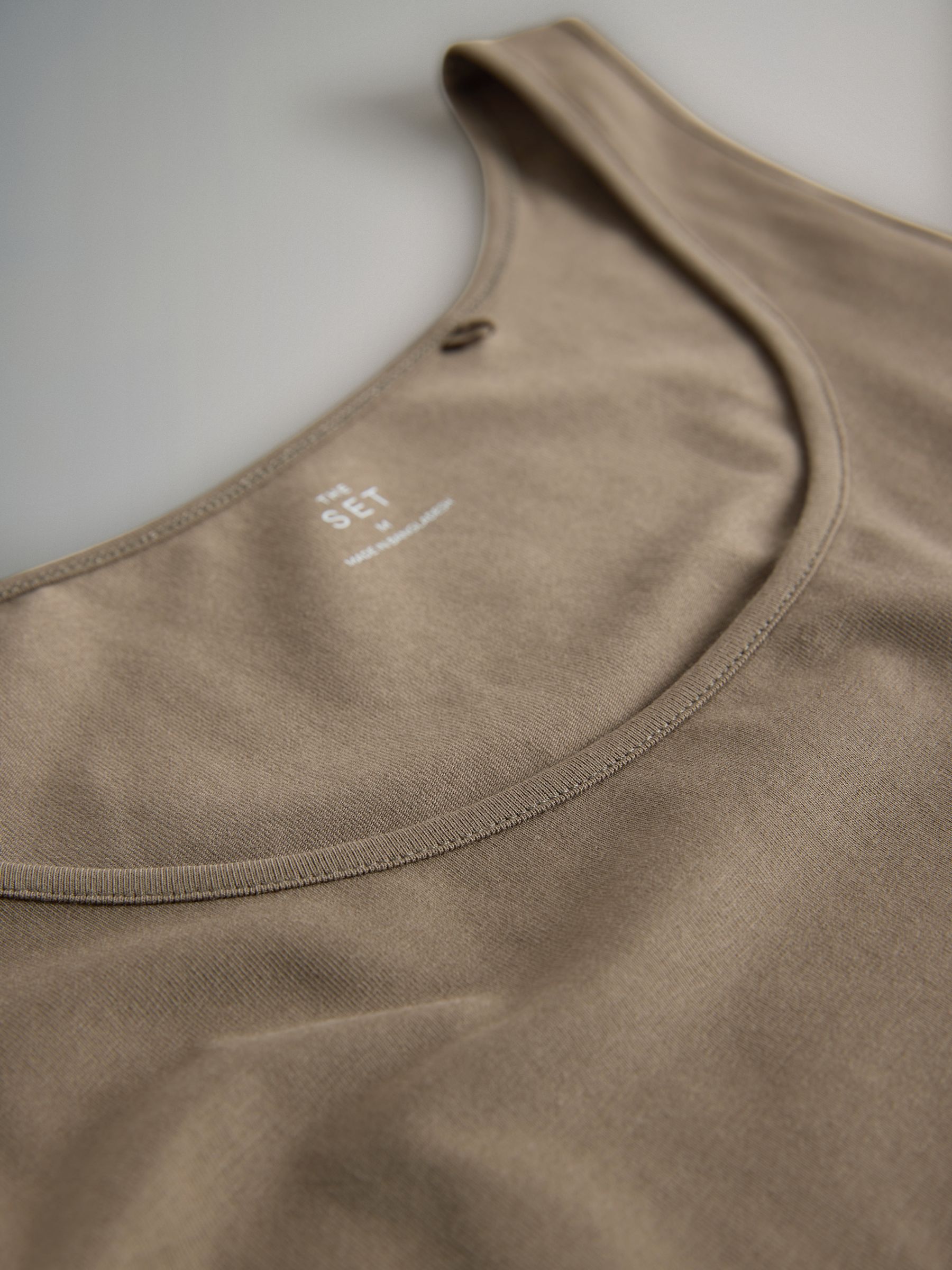 Black/White/Brown/Light Brown/Cream/White 7 Pack Scoop Neck Vests - Image 6 of 6