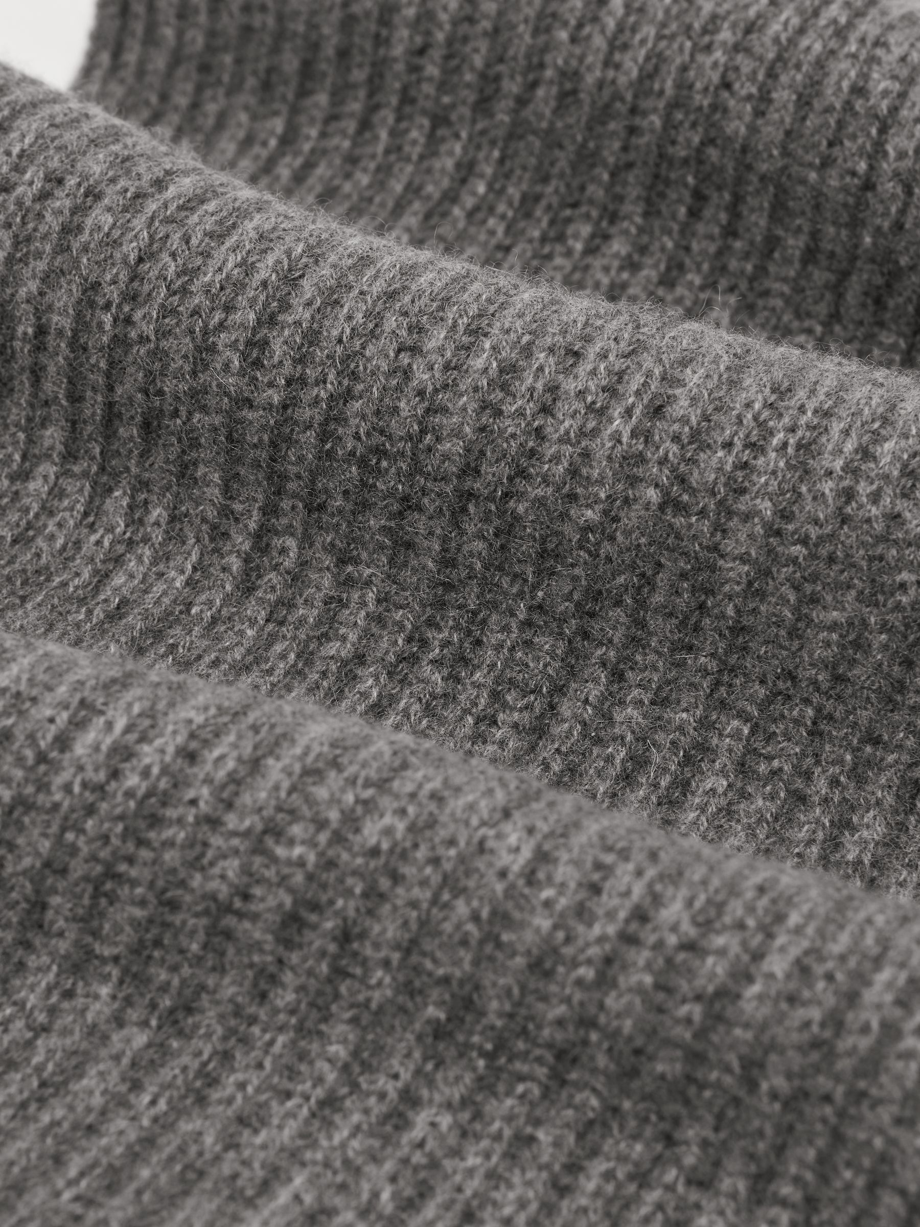 Atelier 100% Cashmere Rib-Knit Scarf in Mid Grey - Image 4 of 6