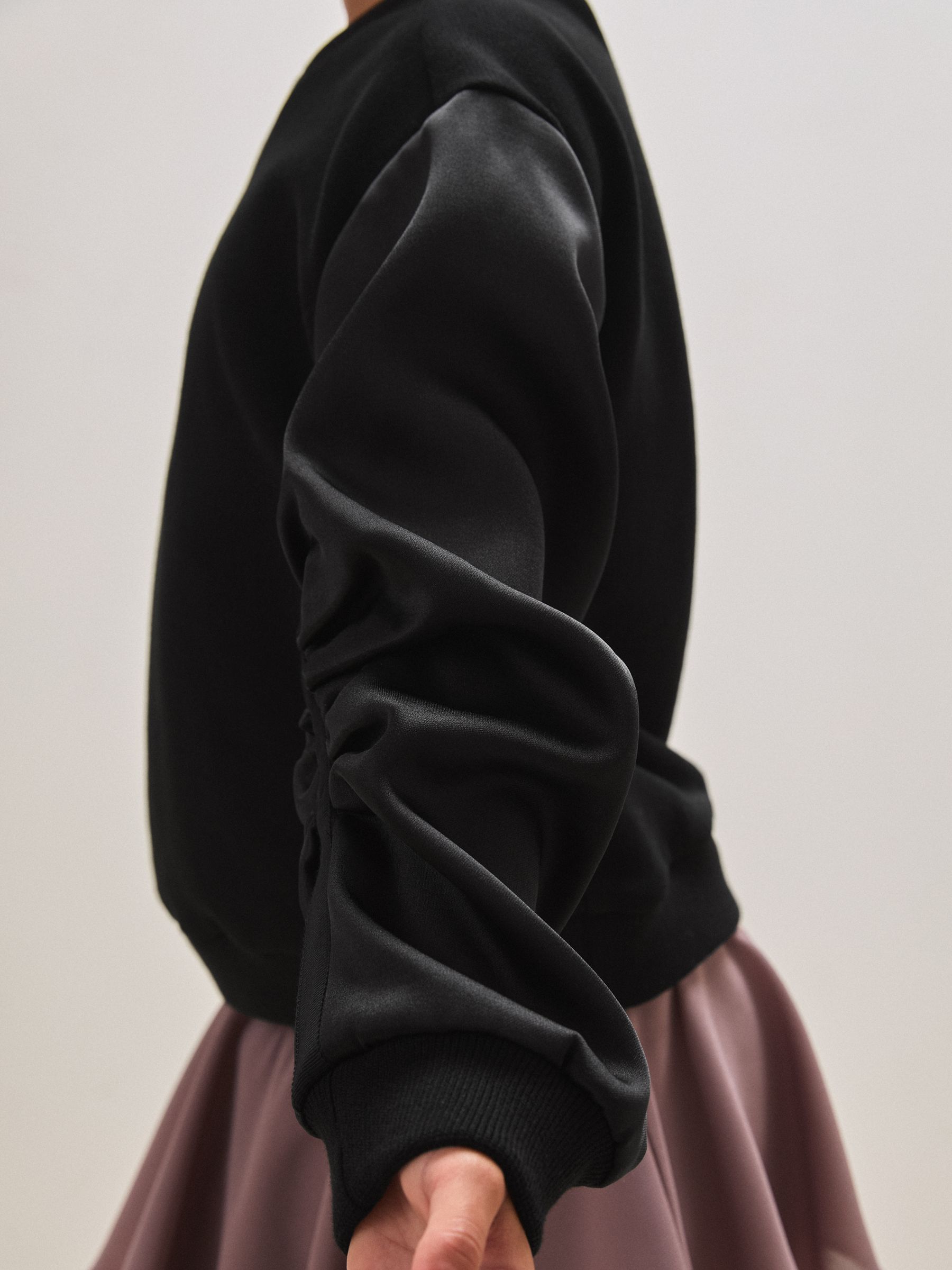 13-14 år Reiss | Royal Ballet Ruched Sweatshirt i sort - Billede 4 af 6