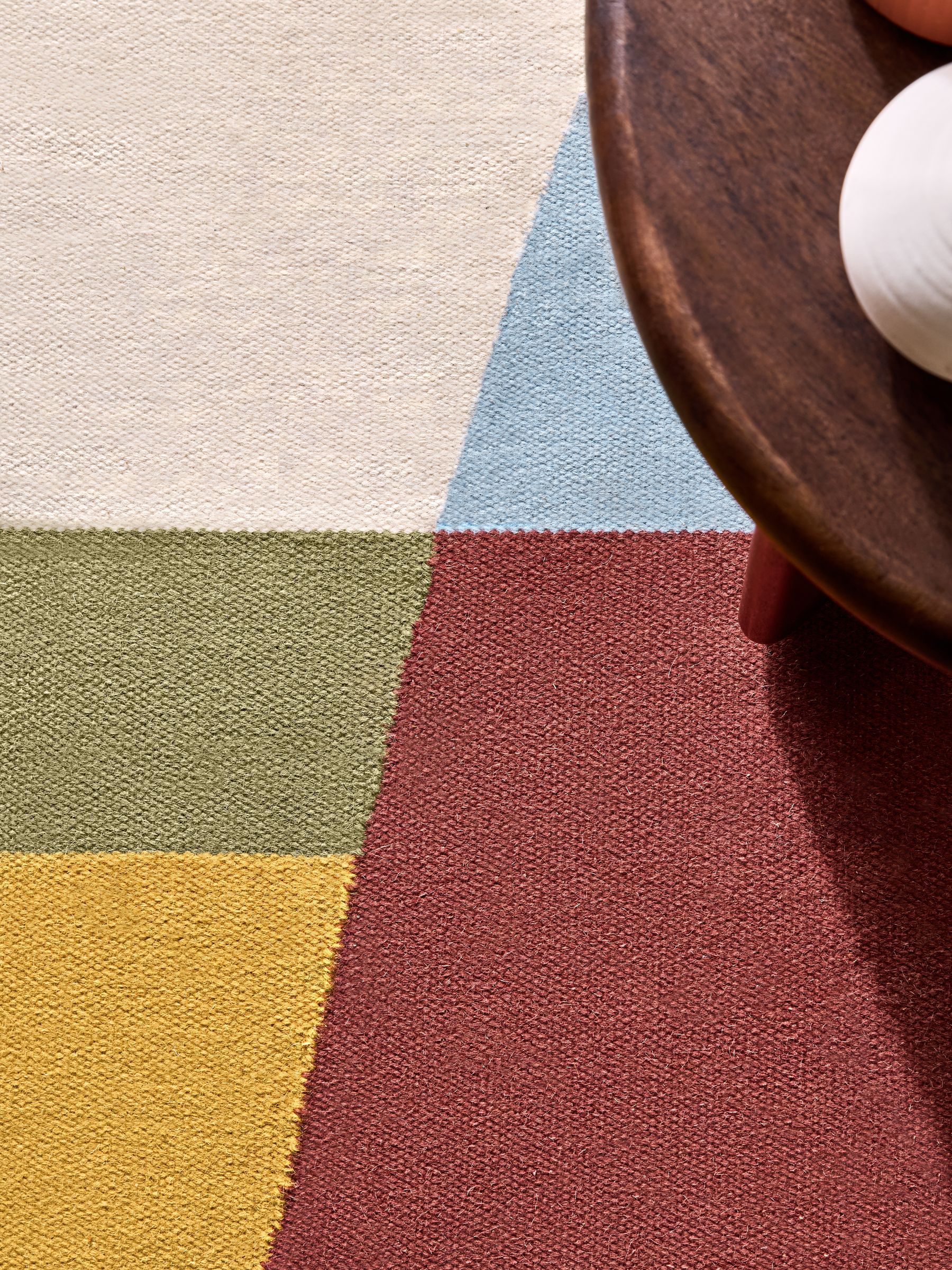 Santos Flatweave Wool Rug in Multi - Image 3 of 5
