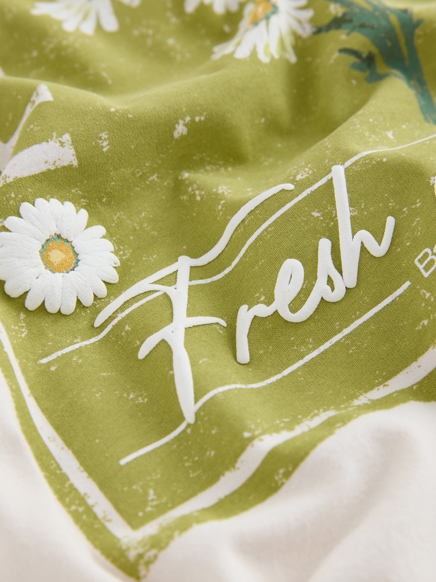 Green Daisies Cycling Shorts and T-Shirt Set - Image 10 of 11