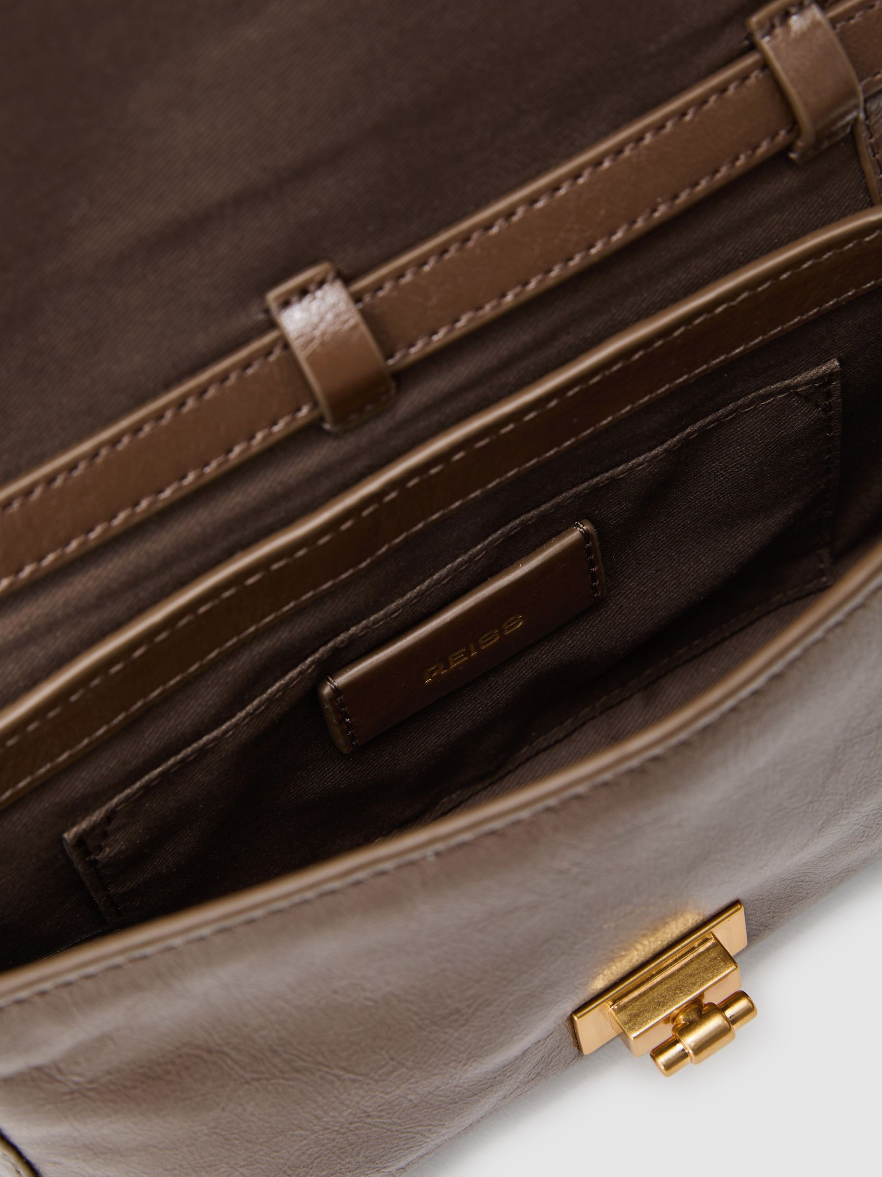 حقيبة كتف جلد بقفل دوّار Aletta من Reiss - صورة 8 من 8