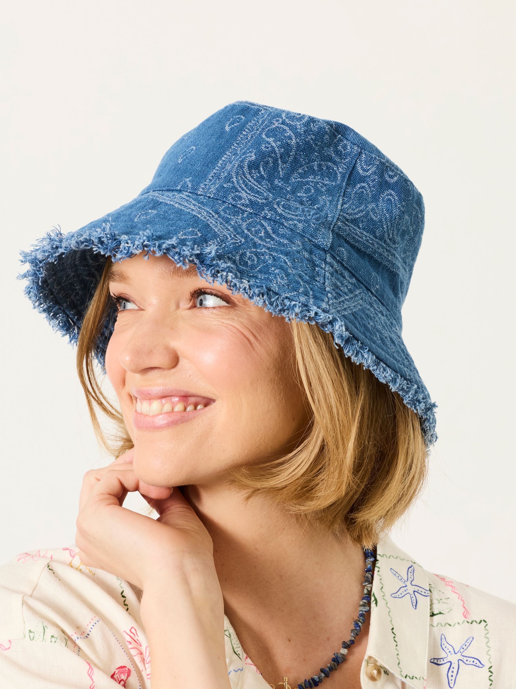 SALSATION　バンダナハット　ブルーデニム Blue Bandana Denim Bucket Hat | FatFace USA
