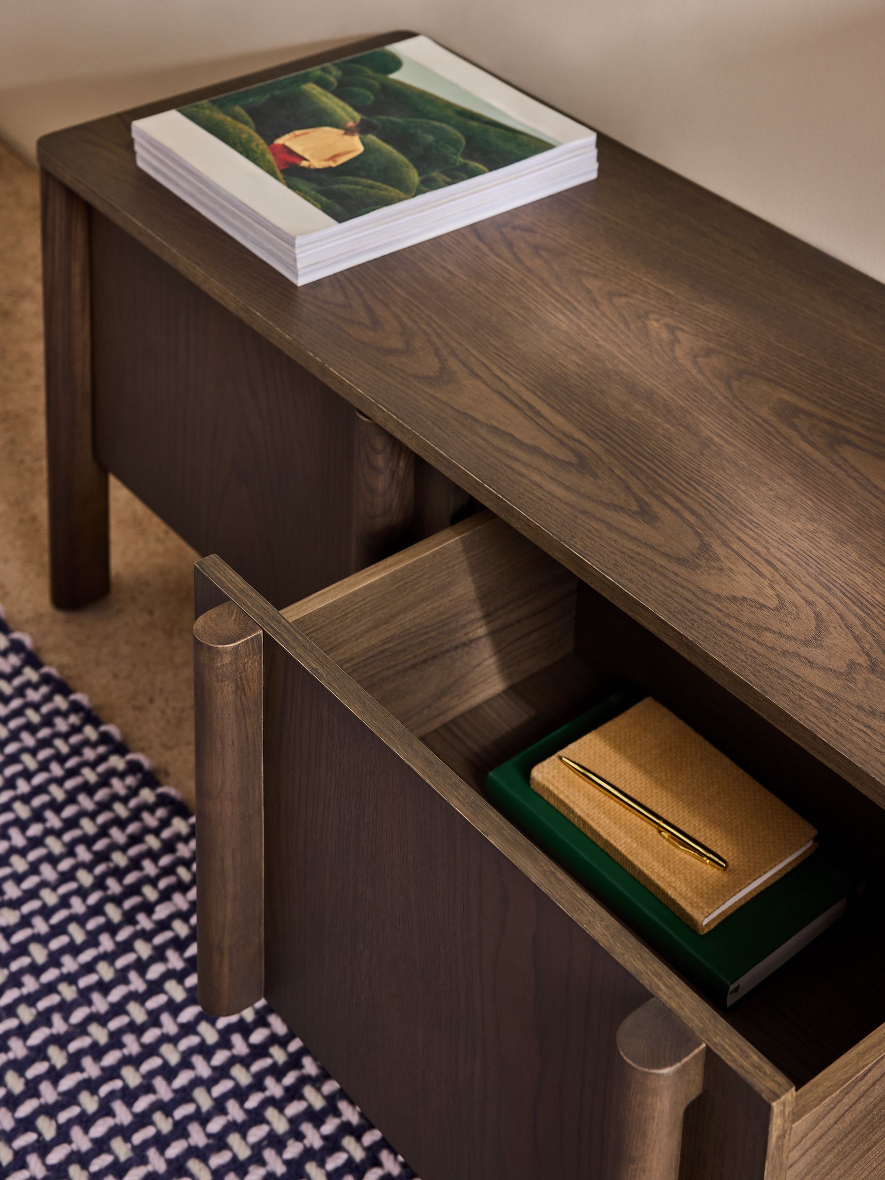 Reeve Up to 55 Inch Wide TV Unit in Dark Stain Oak - Image 4 of 6