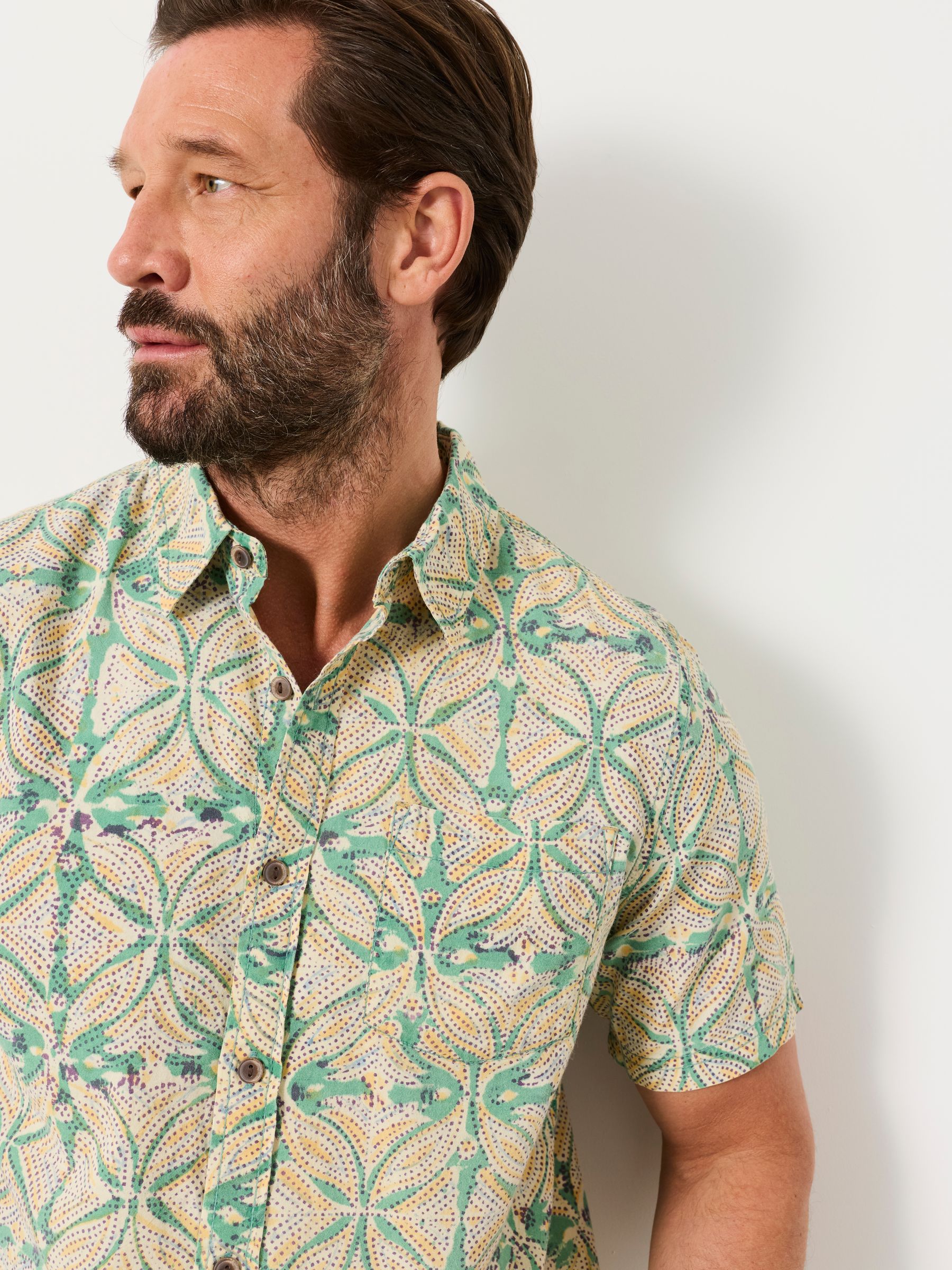 Green Short Sleeve Indian Hand Printed Kalamkari Shirt - Image 3 of 5