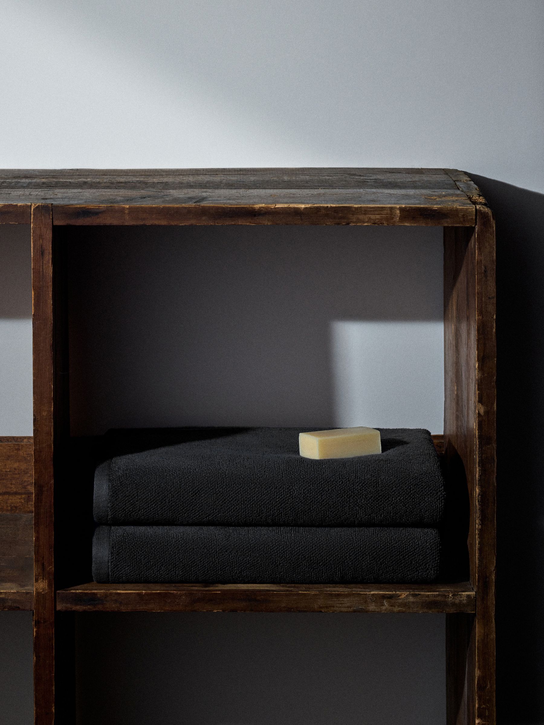 Charcoal Grey Set of 2 Popcorn Textured Bath Towels - Image 2 of 6