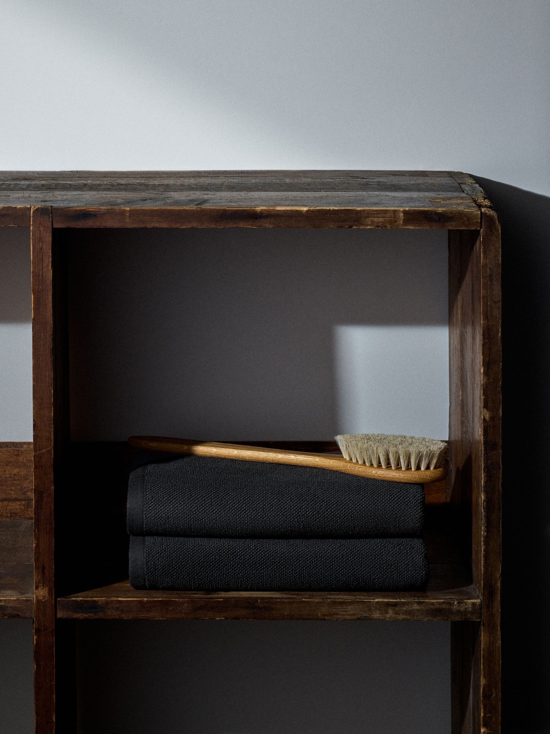 Charcoal Grey Set of 2 Popcorn Textured Bath Towels - Image 3 of 6