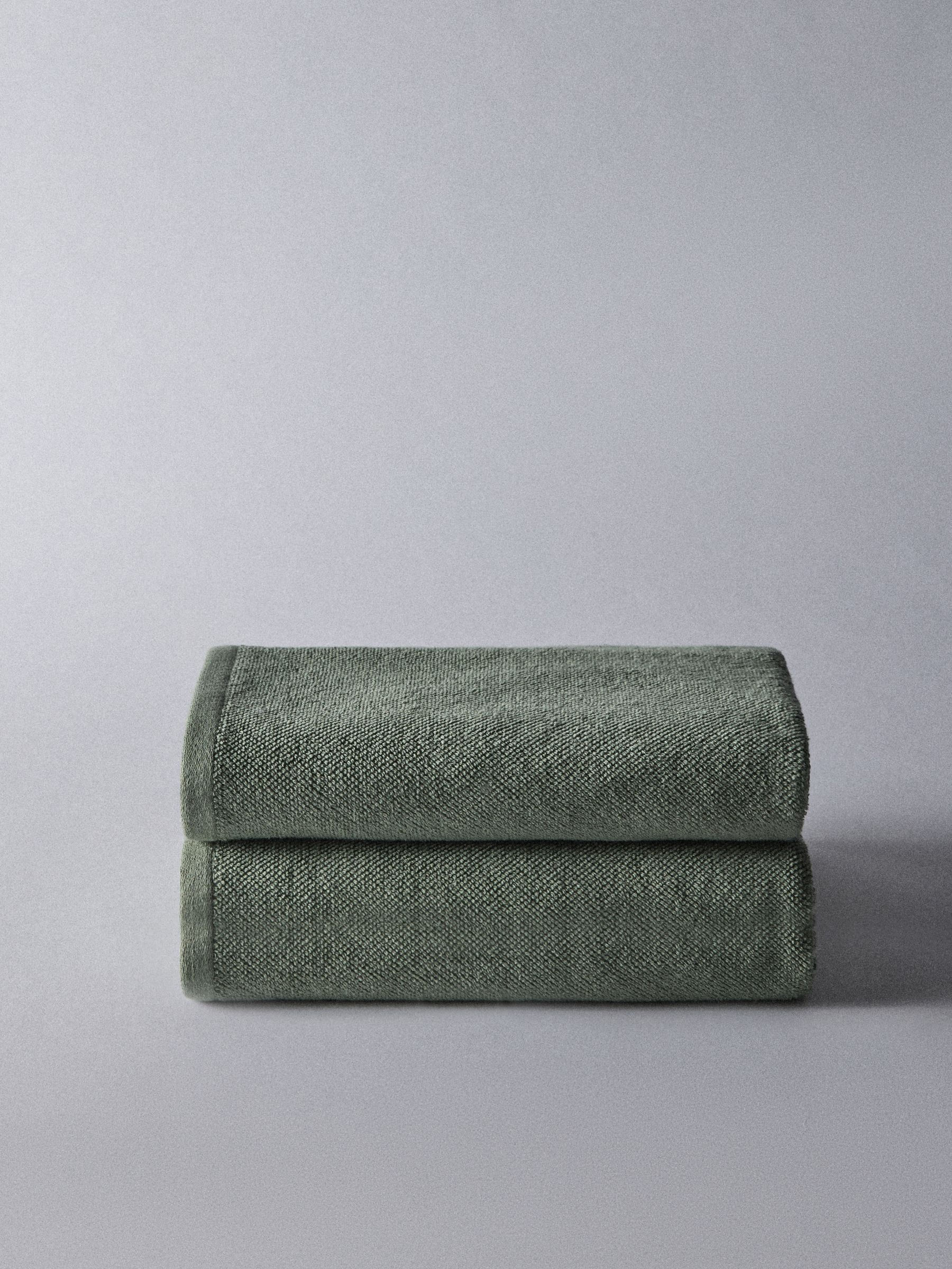 Sage Green Set of 2 Popcorn Textured Bath Towels - Image 4 of 6