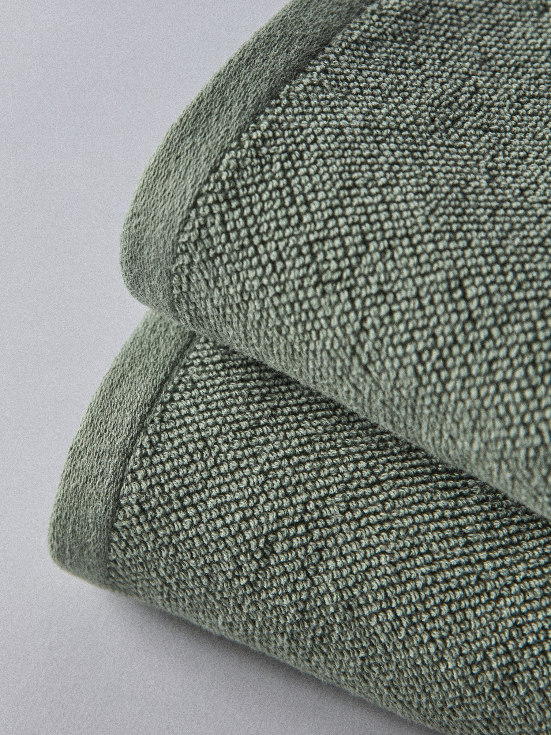 Sage Green Set of 2 Popcorn Textured Bath Towels - Image 6 of 6