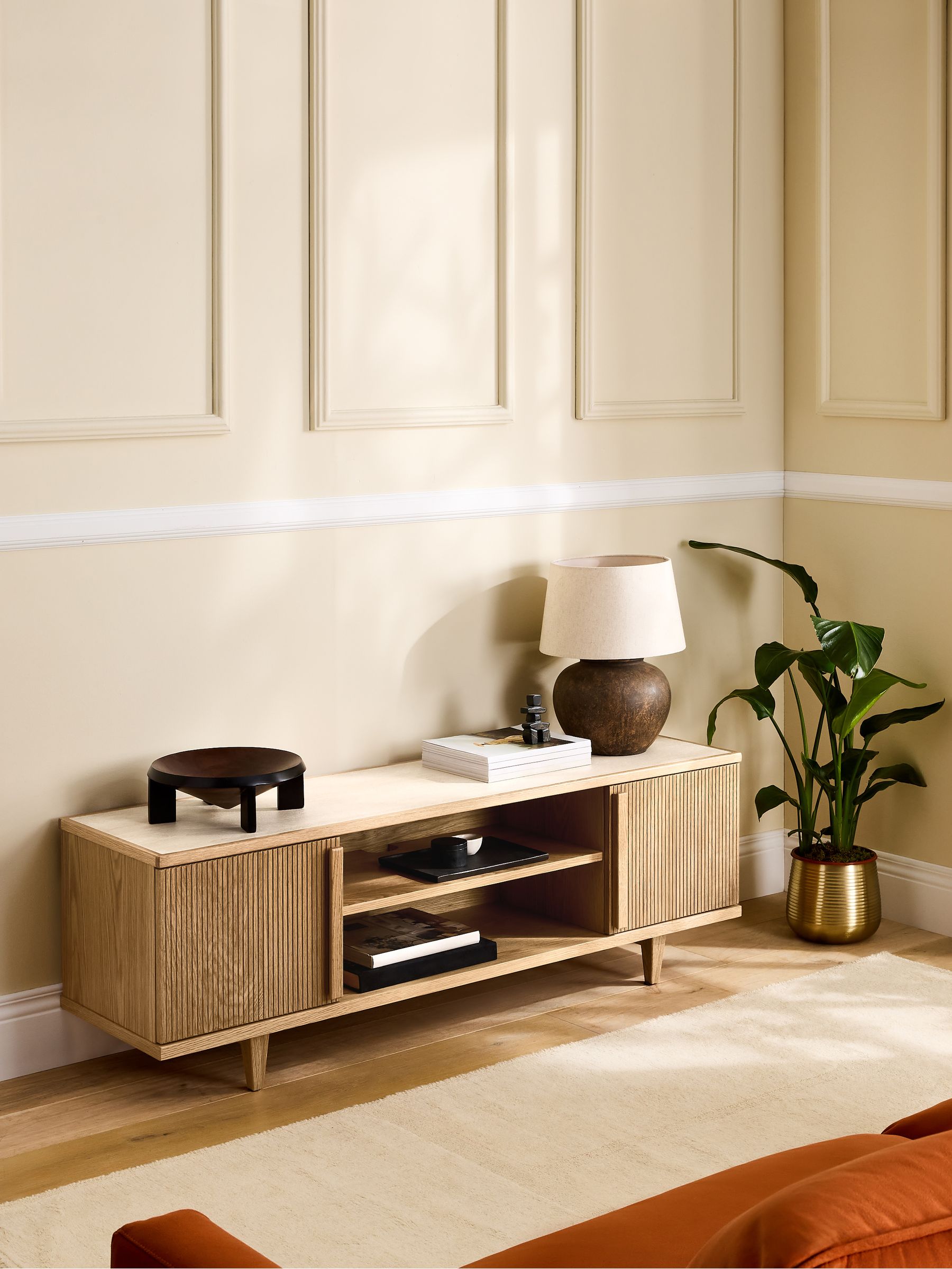 Brunswick Up to 55 Inch Wide TV Unit in Ribbed Oak - Image 3 of 10
