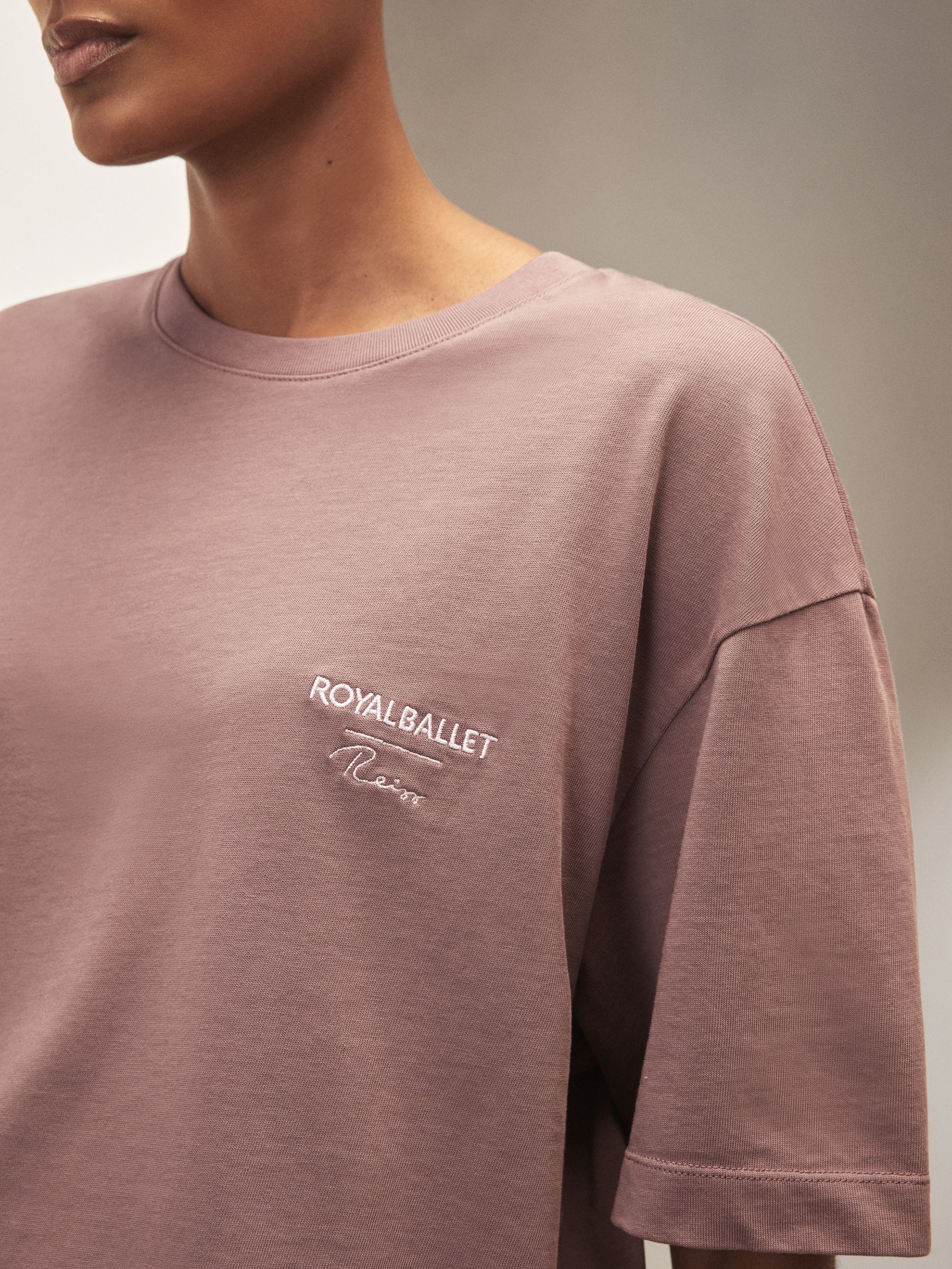 Reiss | Tričko unisex s logem Royal Ballet v růžové barvě - Obrázek 6 z 8