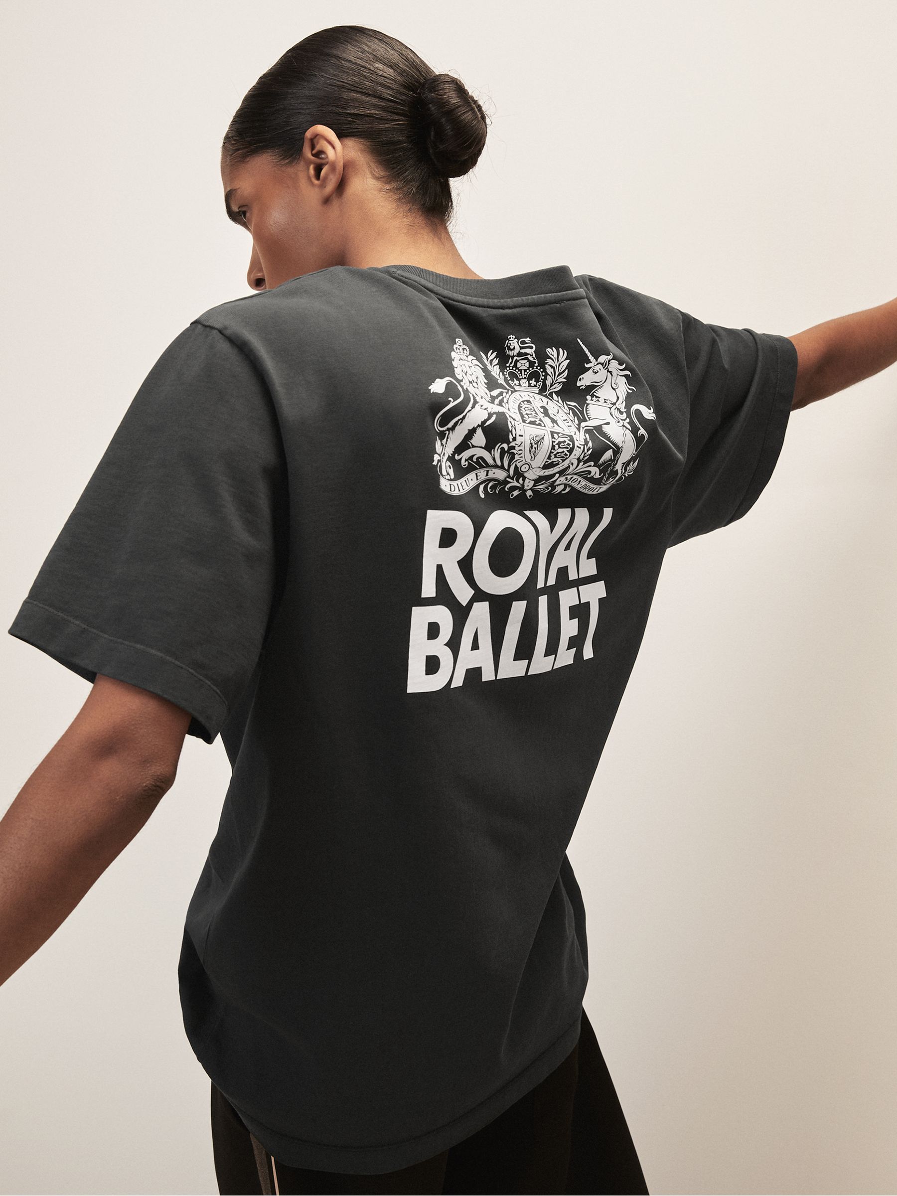 Reiss Reiss | Royal Ballet Logo Unisex Fit T-Shirt in Black | REISS
