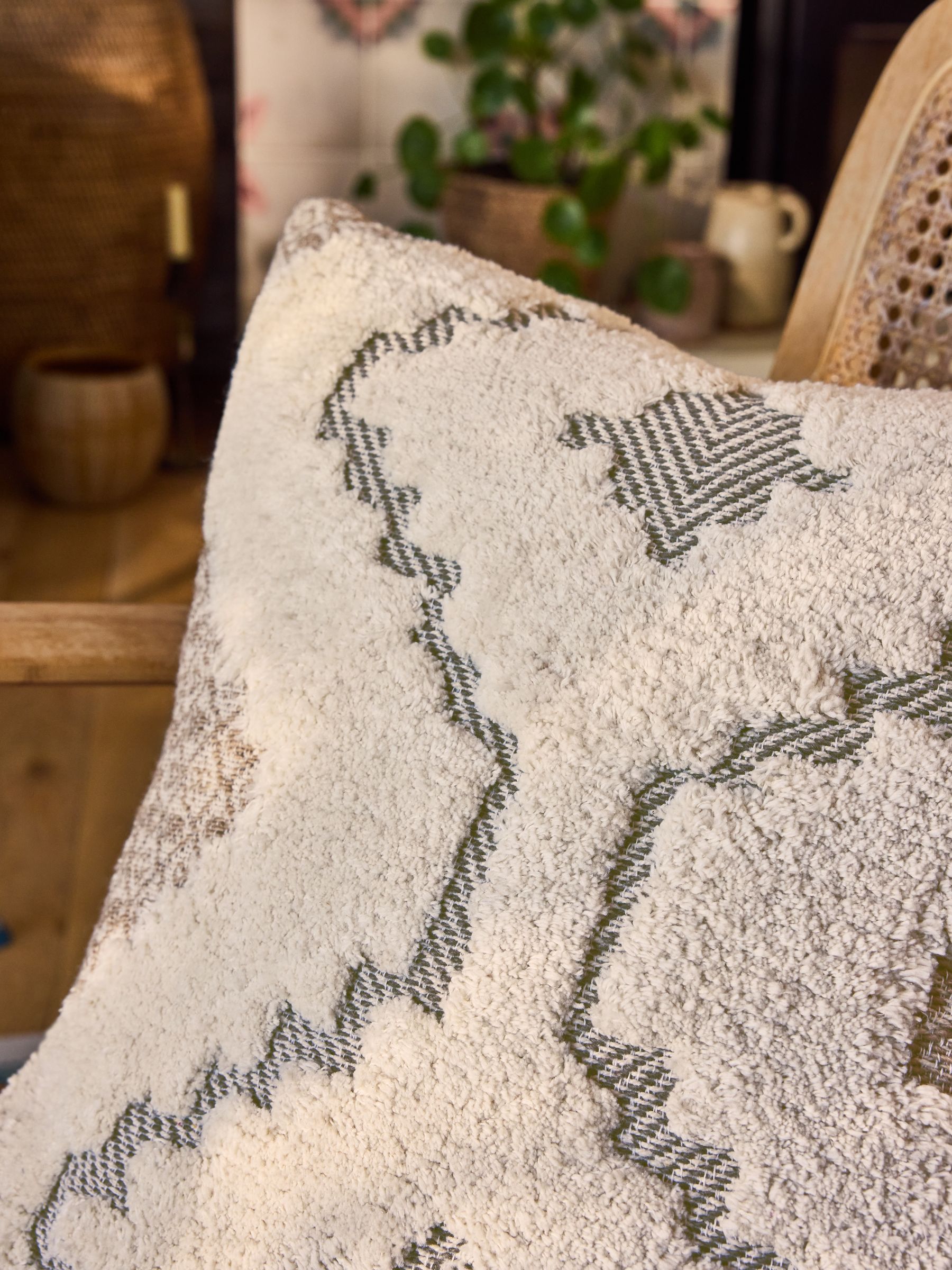 Natural Geo Diamond Cotton Tufted Cushion - Image 3 of 6