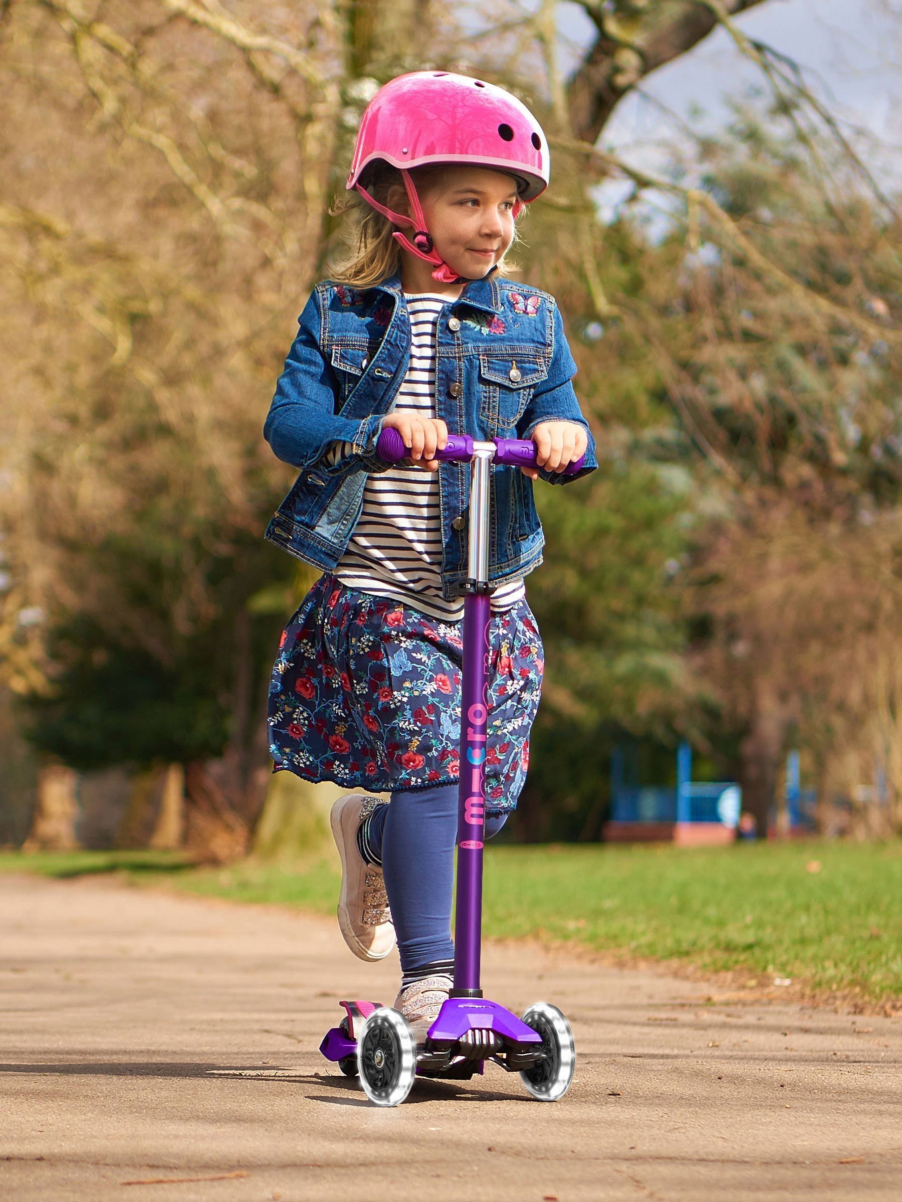 Blue LED Maxi Deluxe Scooter - Image 1 of 5