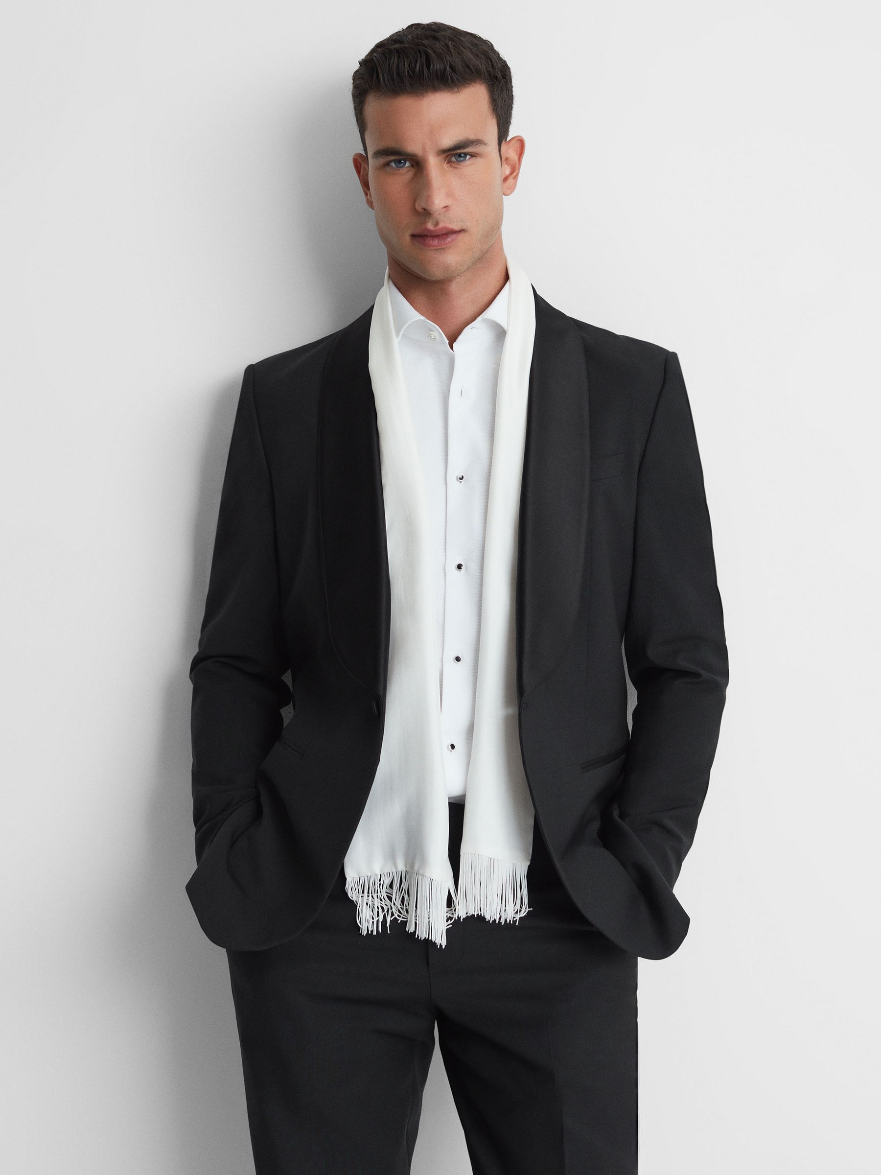 Single-Breasted Shawl-Lapel Tuxedo Jacket Slim-Fit in Black - image 5