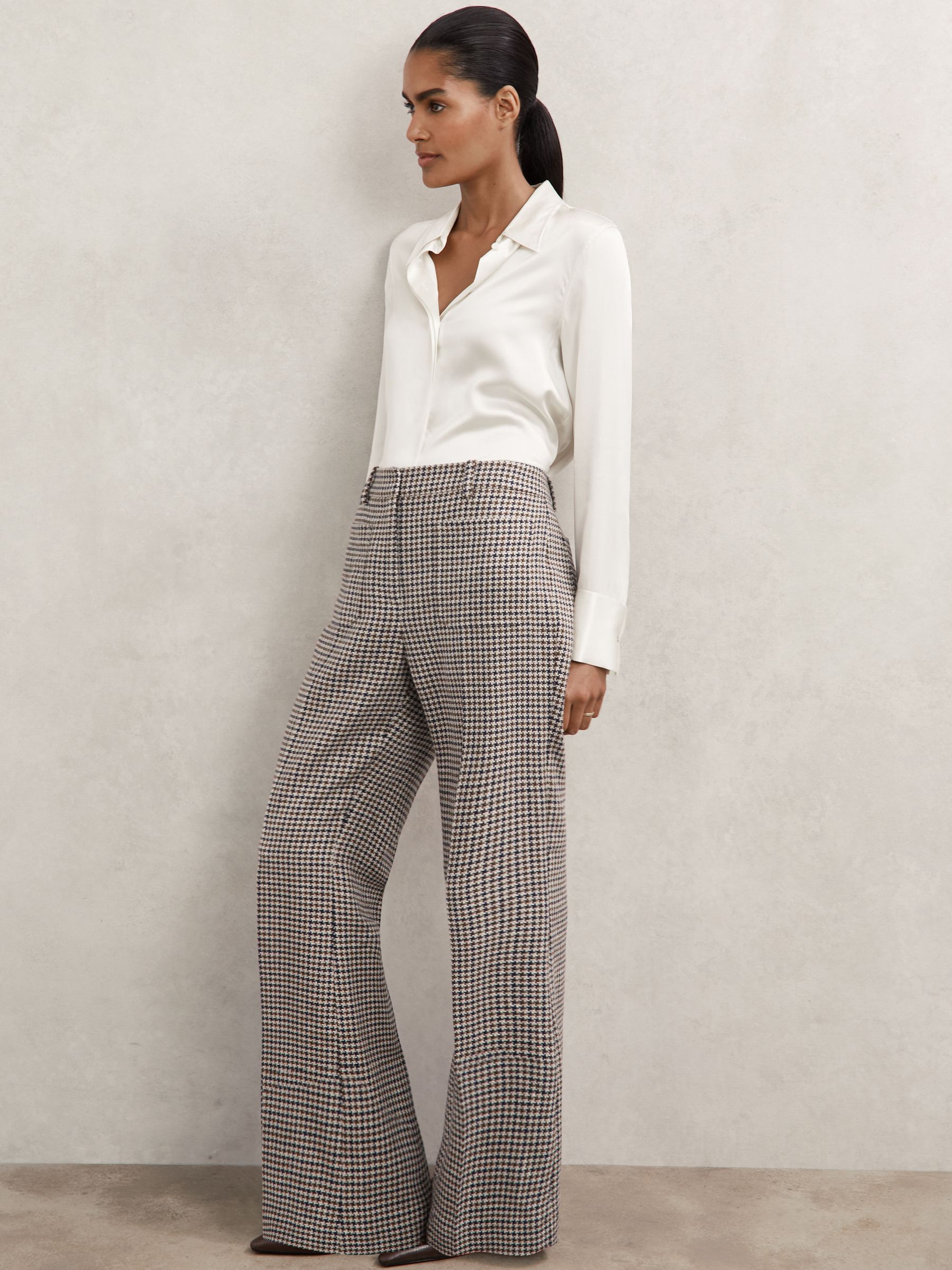 Cotton-Linen Check Flared Trousers in Navy Neutral Check - Image 4 of 7
