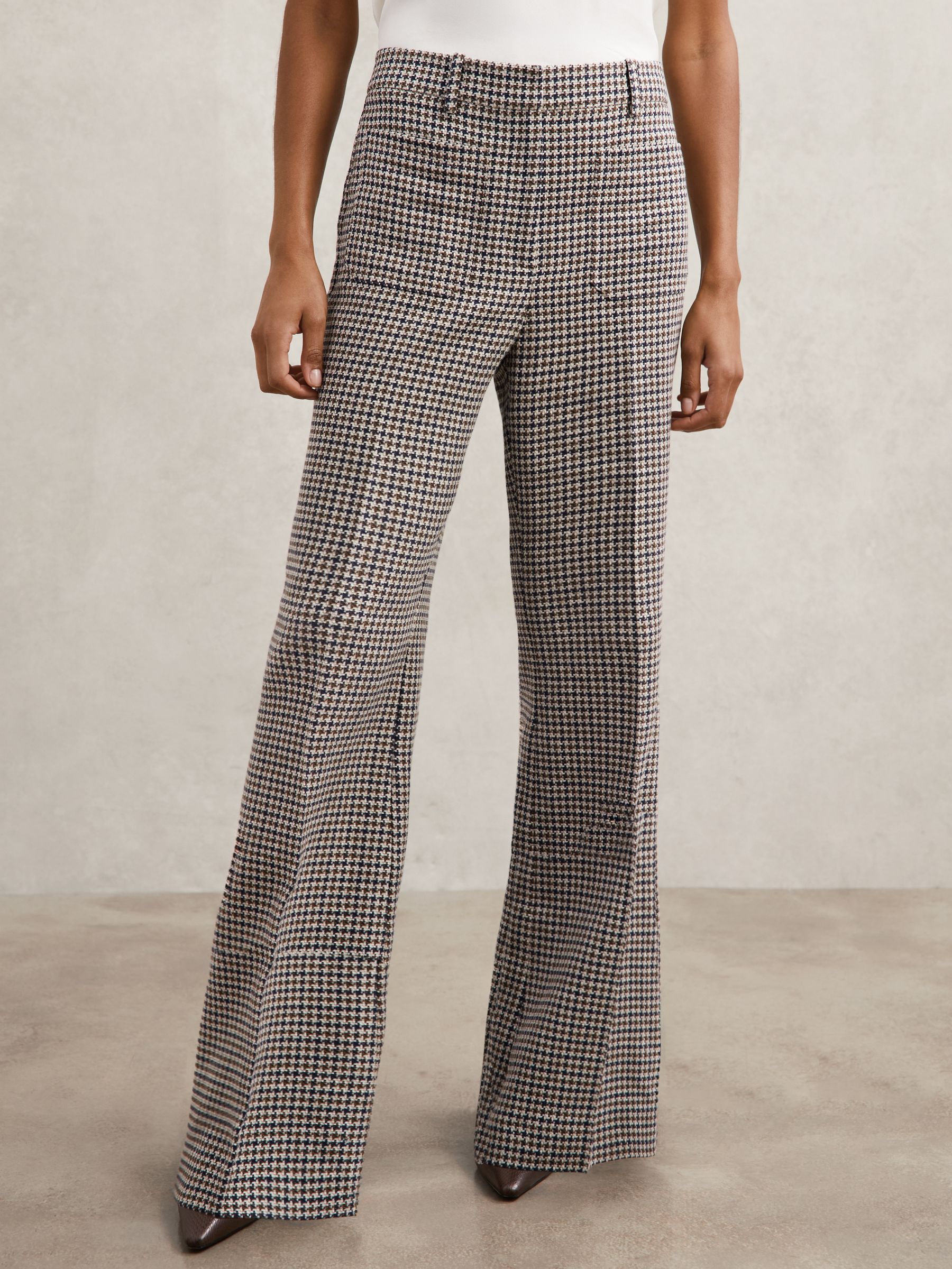 Cotton-Linen Check Flared Trousers in Navy Neutral Check - Image 5 of 7