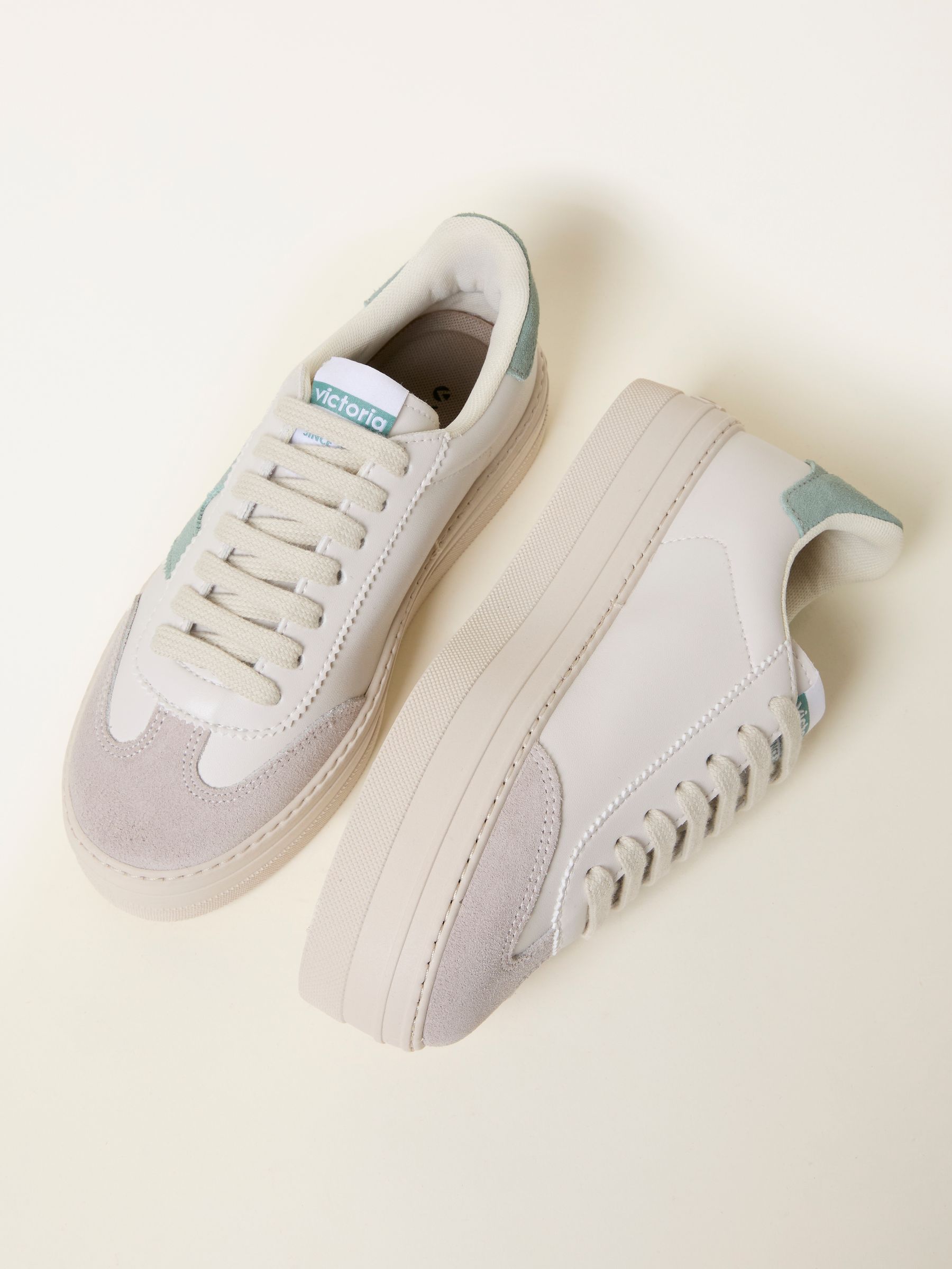 Green Victoria Barcelona Trainer - Image 2 of 3 Green Victoria Barcelona Trainer - Image 2 of 3