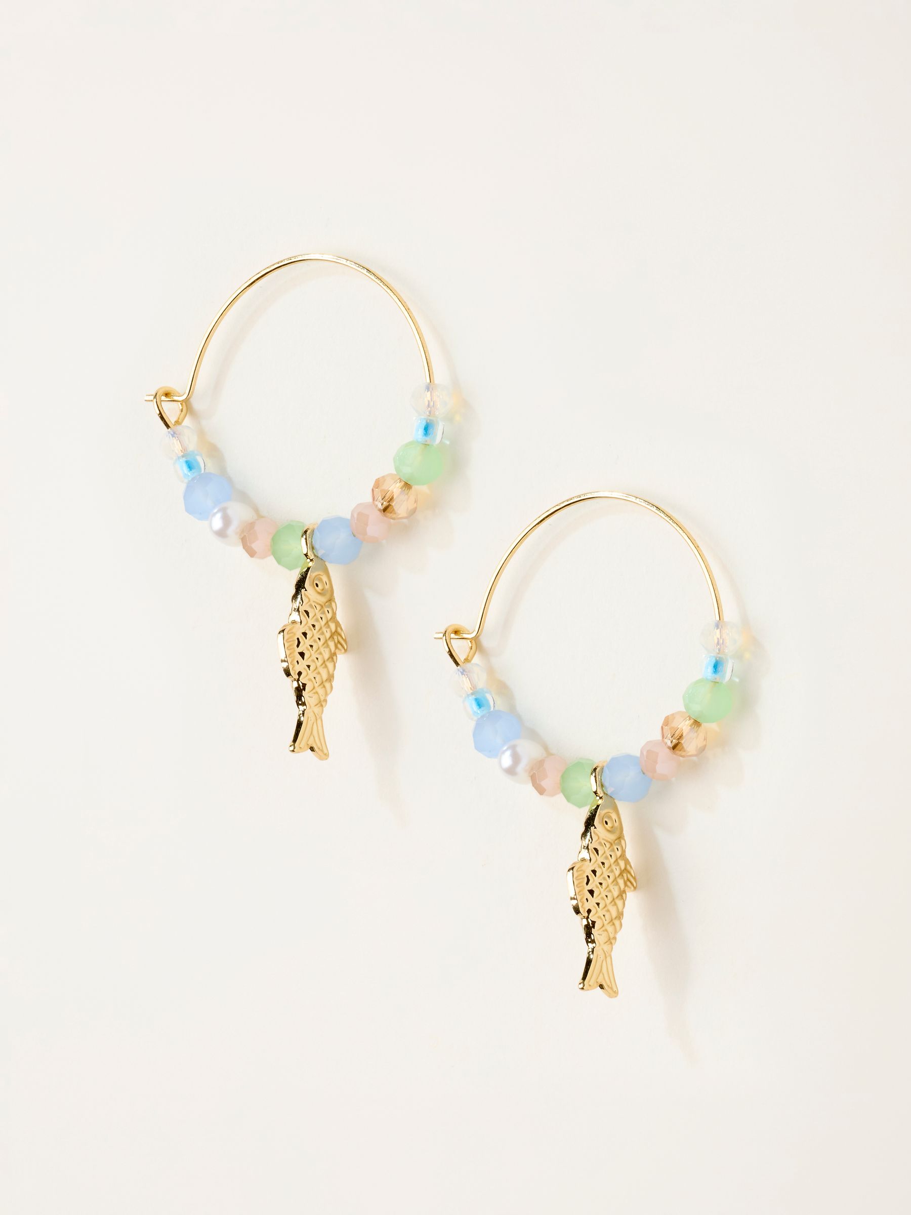 Gold Tone Fish Beaded Hoops - Image 2 of 3 Gold Tone Fish Beaded Hoops - Image 2 of 3