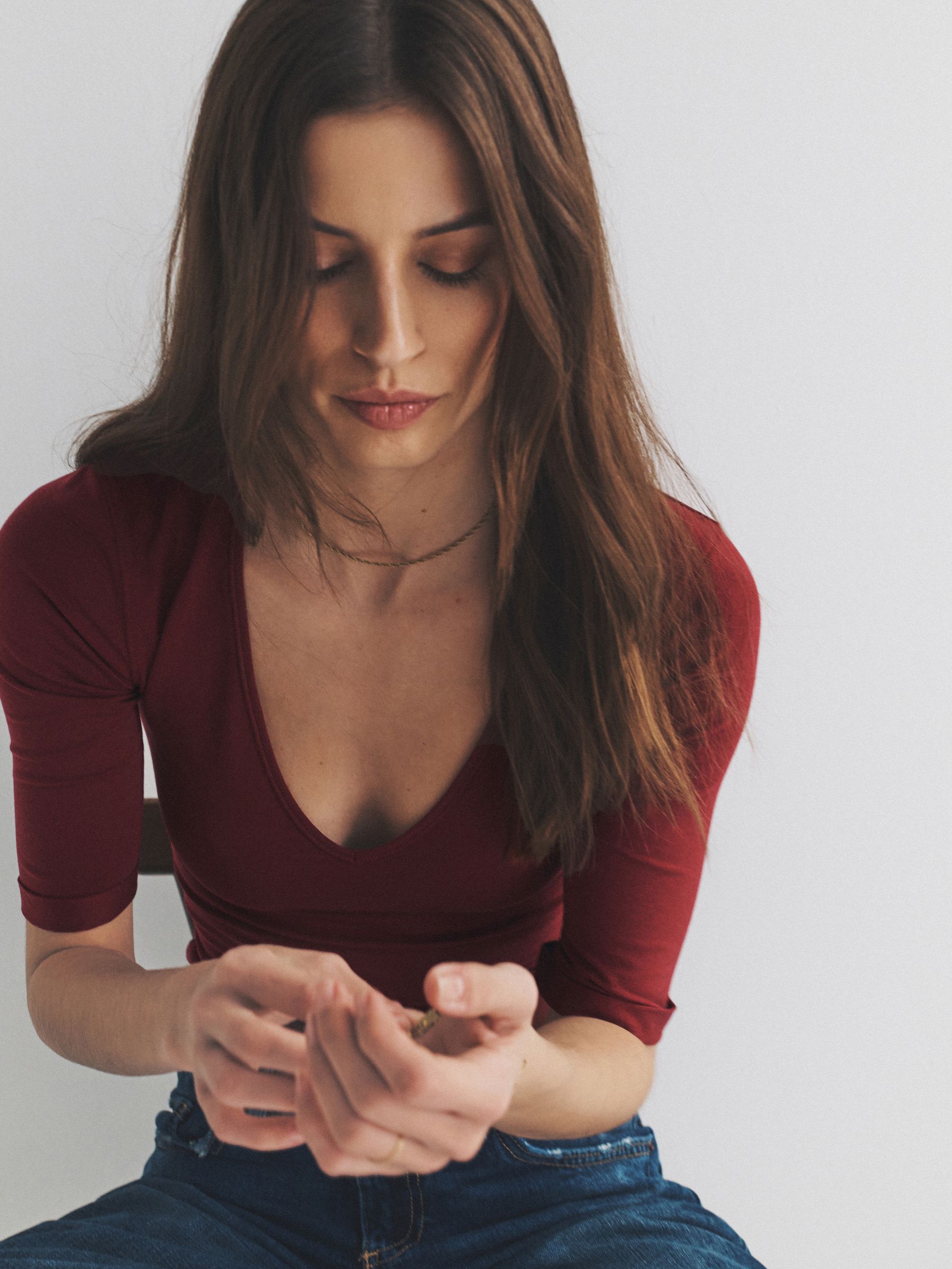 4 Pack V-Neck Turn Up Sleeve T-Shirt Navy/Blue/Red/White - Image 3 of 6