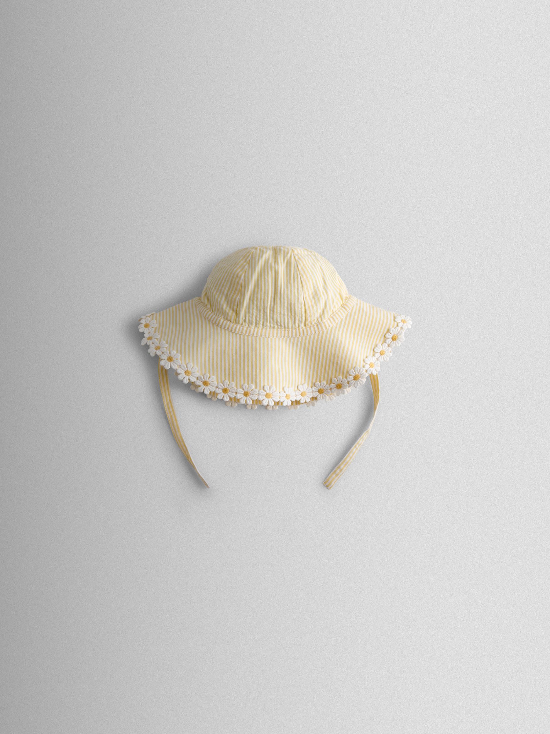 Yellow Daisy Trim Seersucker Floppy Sun Hat - Image 2 of 3