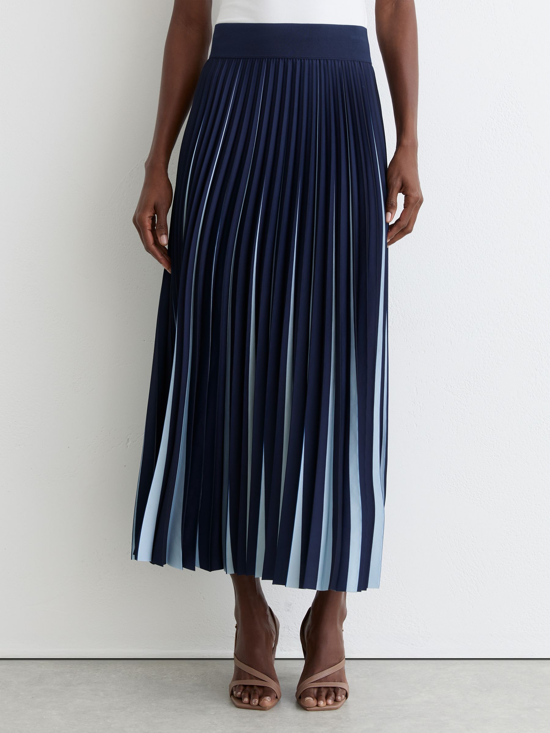 Contrast Pleated Midi Skirt in Navy/Pale Blue - Image 3 of 7