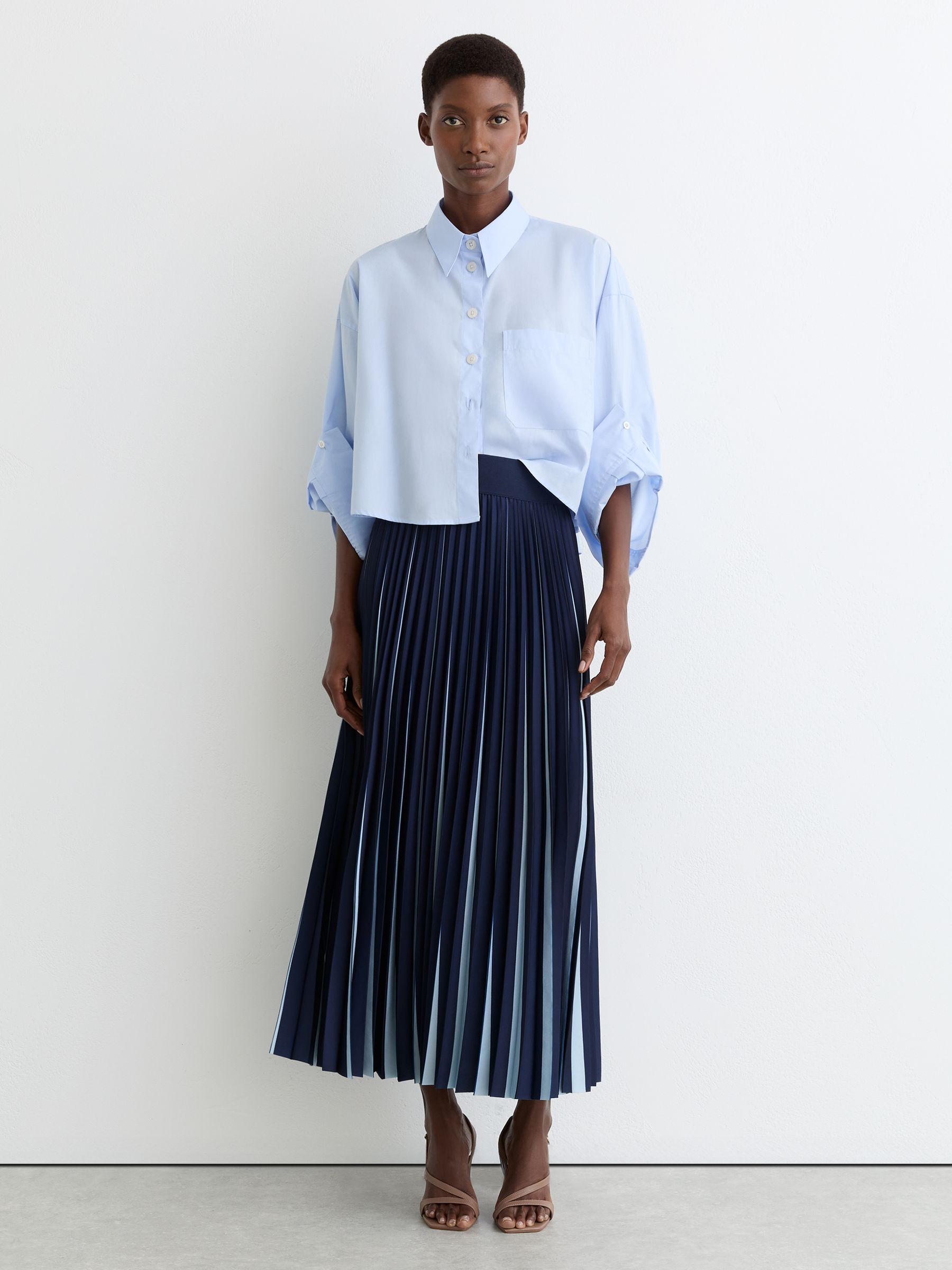 Contrast Pleated Midi Skirt in Navy/Pale Blue - Image 4 of 7