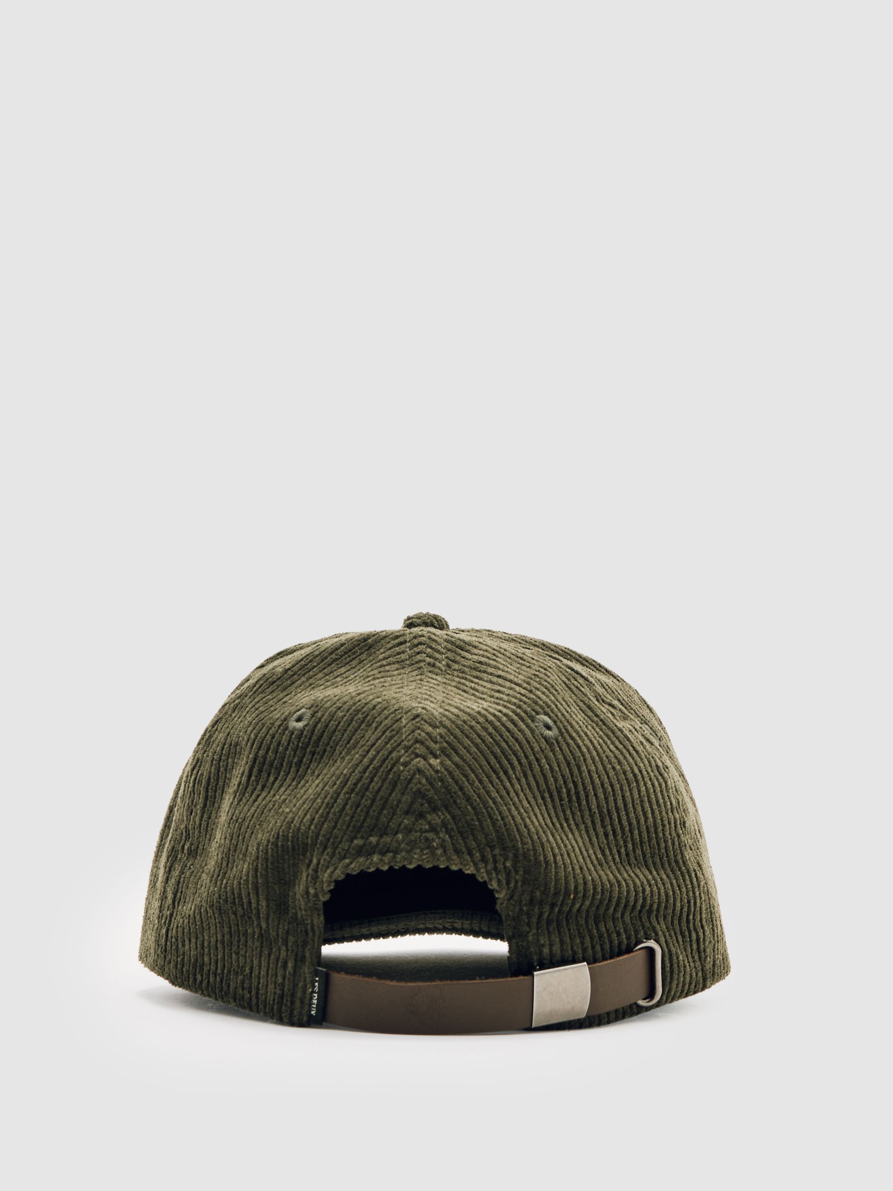 قبعة كوردروي Ivy League في حقيبة من القماش من Les Deux - صورة 4 من 5