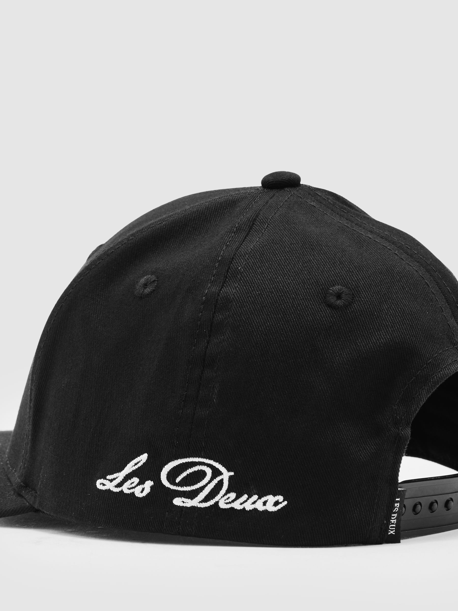 Les Deux Cotton Logo Baseball Cap in Black - Image 5 of 5
