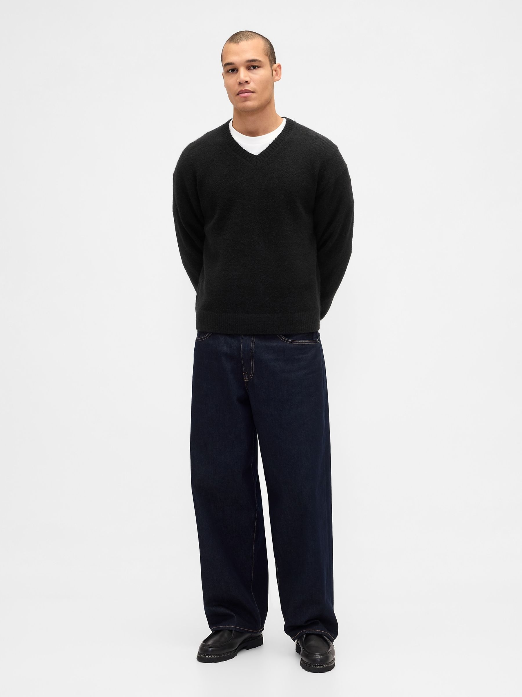 Black Relaxed V-Neck Boxy Jumper - Image 3 of 4