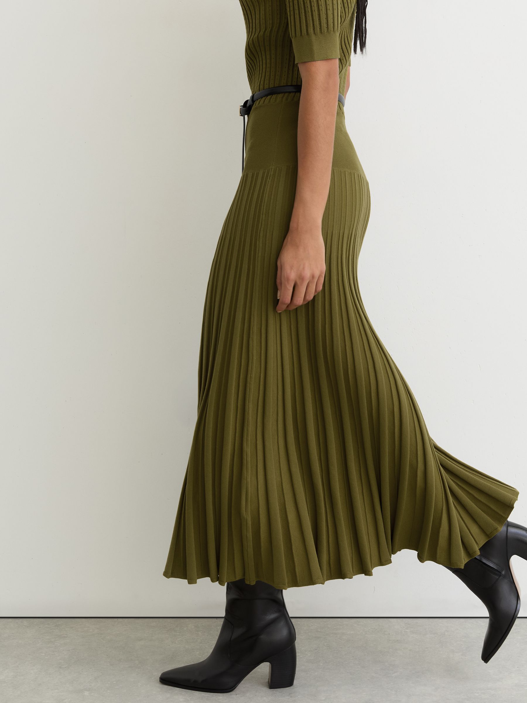 Button-Detail Knitted Midi Dress in Green - Image 4 of 7