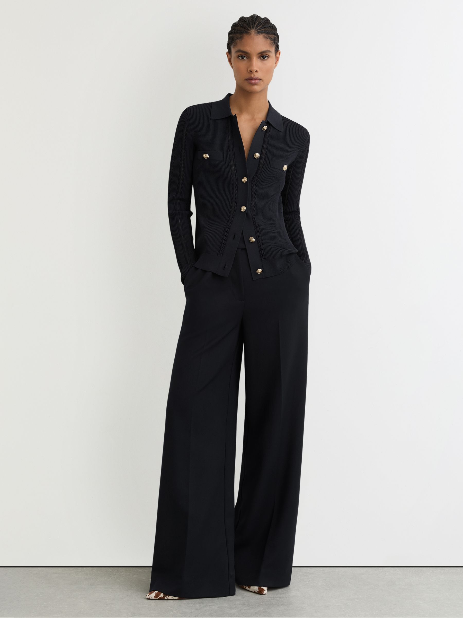 Button-Through Knitted Top with Collar in Navy - Image 3 de 6