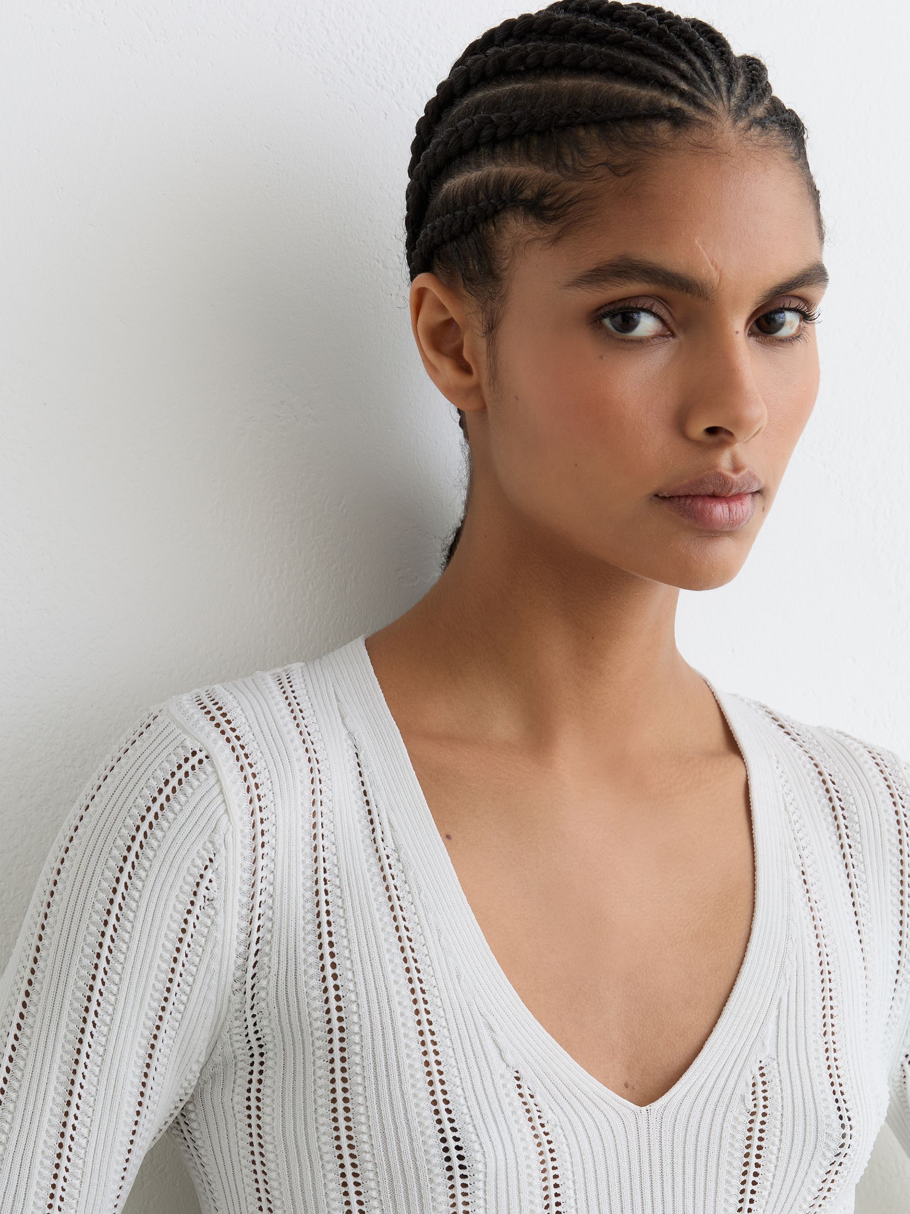 Open-Stitch V-Neck Jumper in White - Image 4 of 6