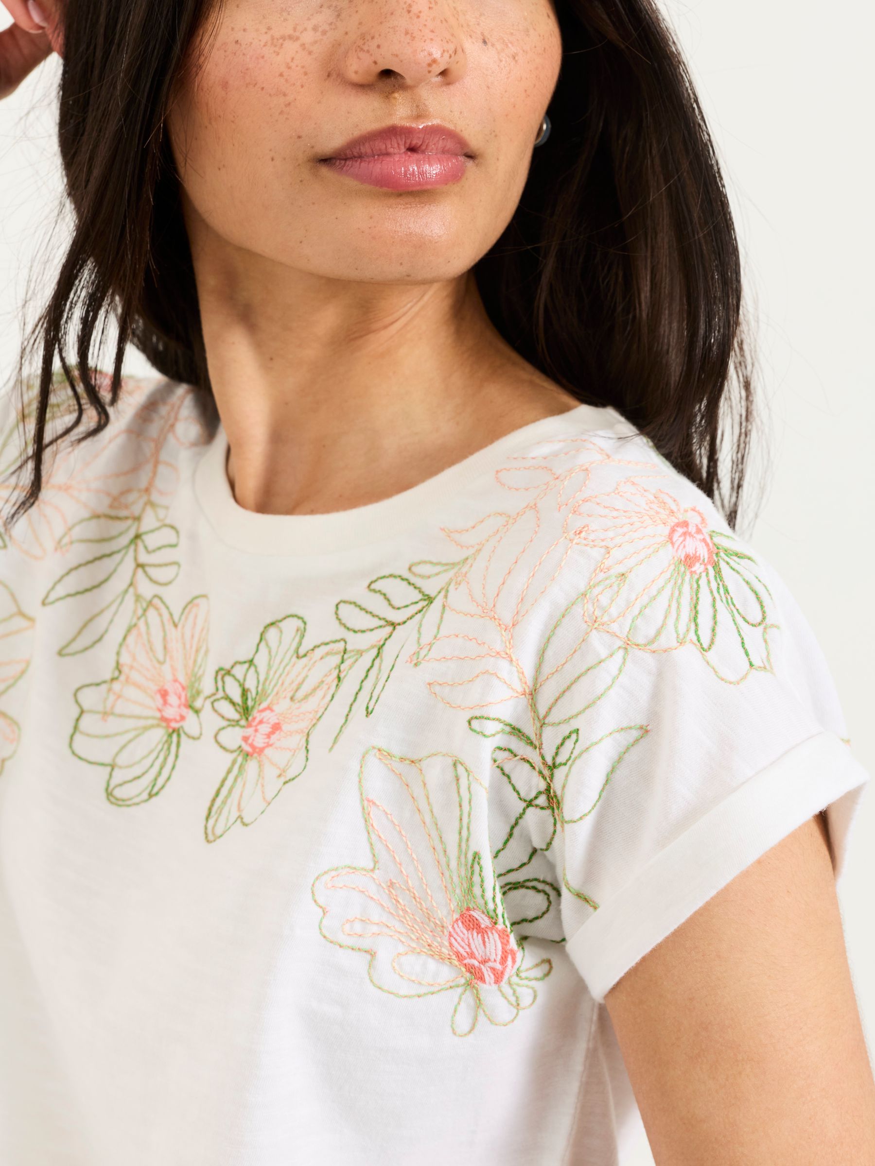 Ivy White Embroidered Placement Floral T-Shirt - Image 3 of 5
