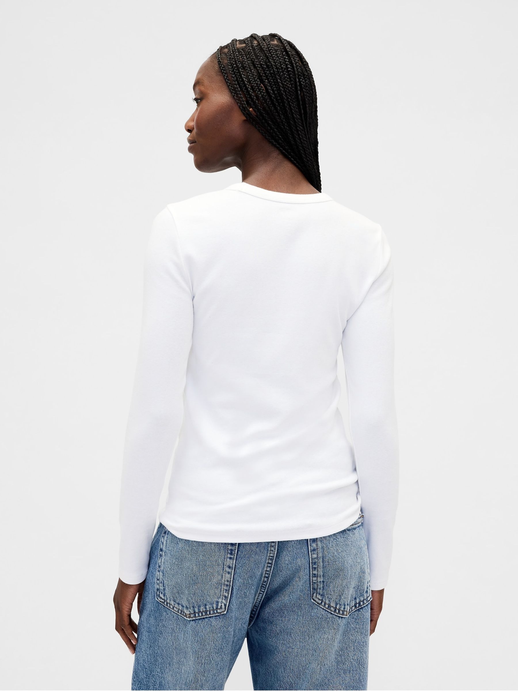 Modern White Crew Neck T-Shirt - Image 2 of 4 Modern White Crew Neck T-Shirt - Image 2 of 4