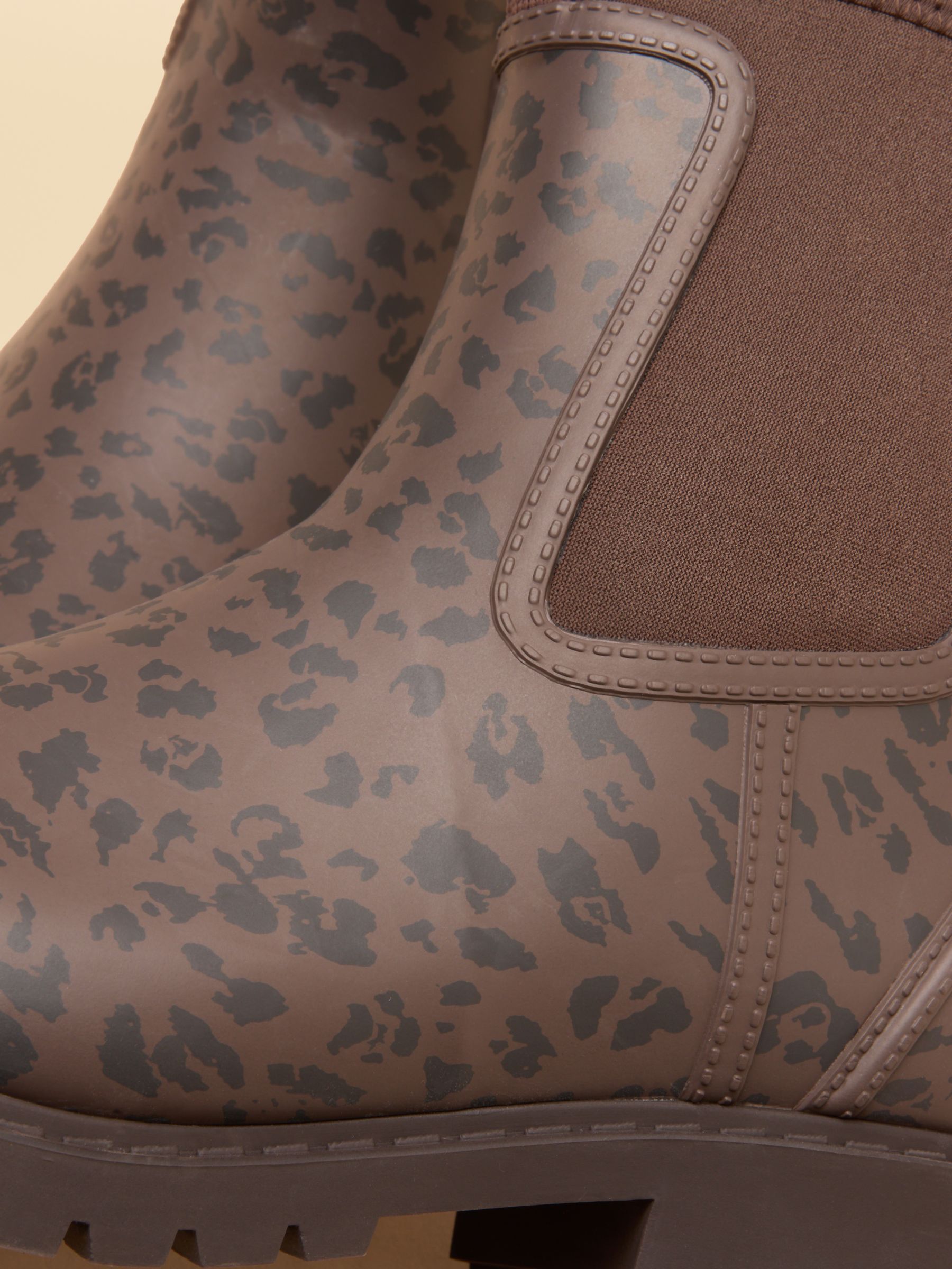 Oakfield Leopard Neoprene Lined Ankle Wellies - Image 5 of 6
