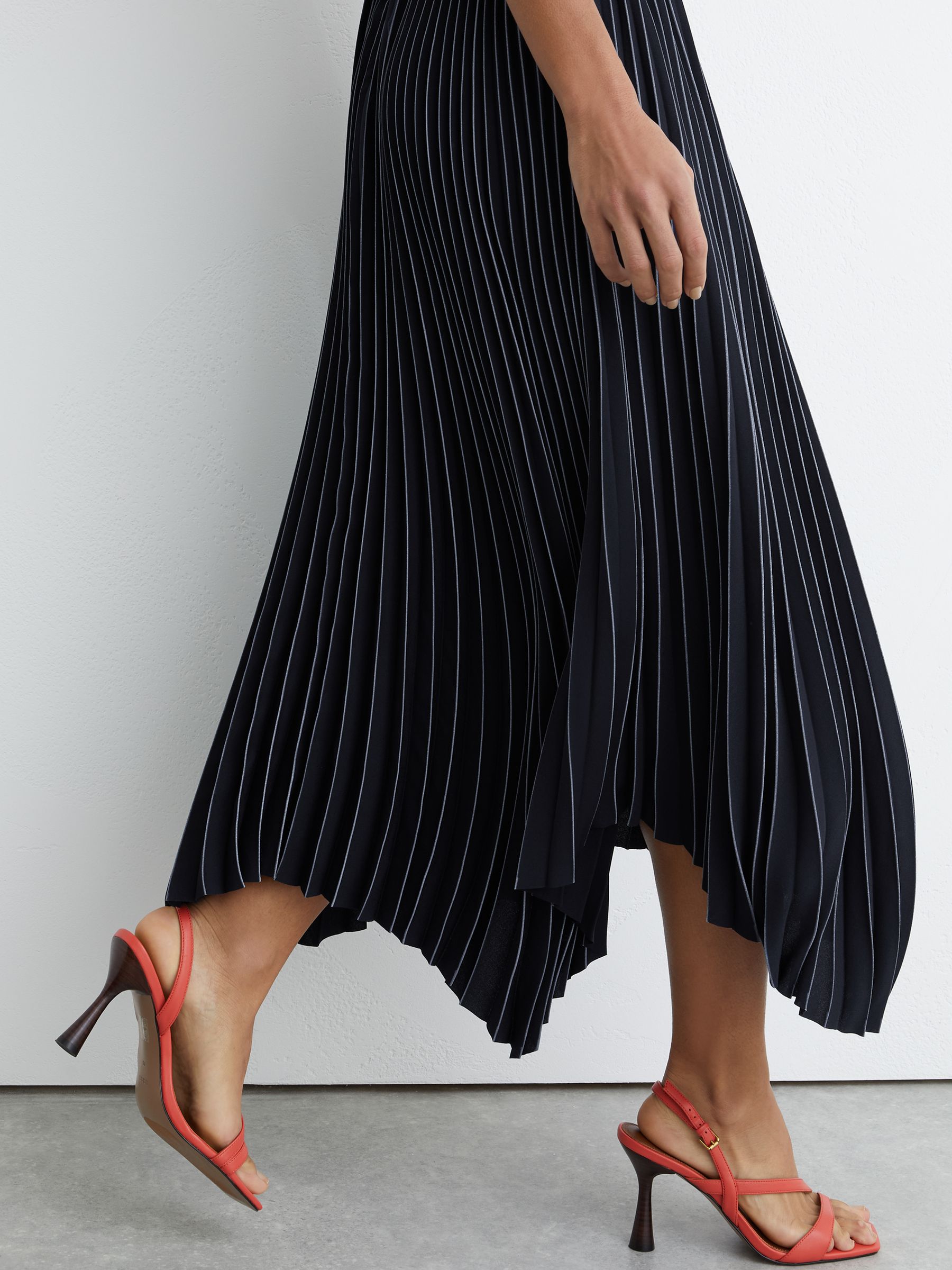 Petite Pleated Sleeveless Midi Dress in Navy - Image 3 of 7