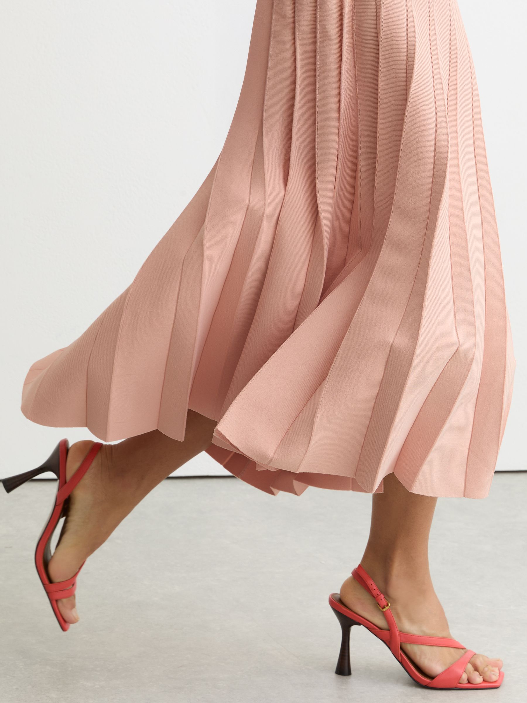 Jupe midi plissée rayée en maille rose - Image 4 de 6