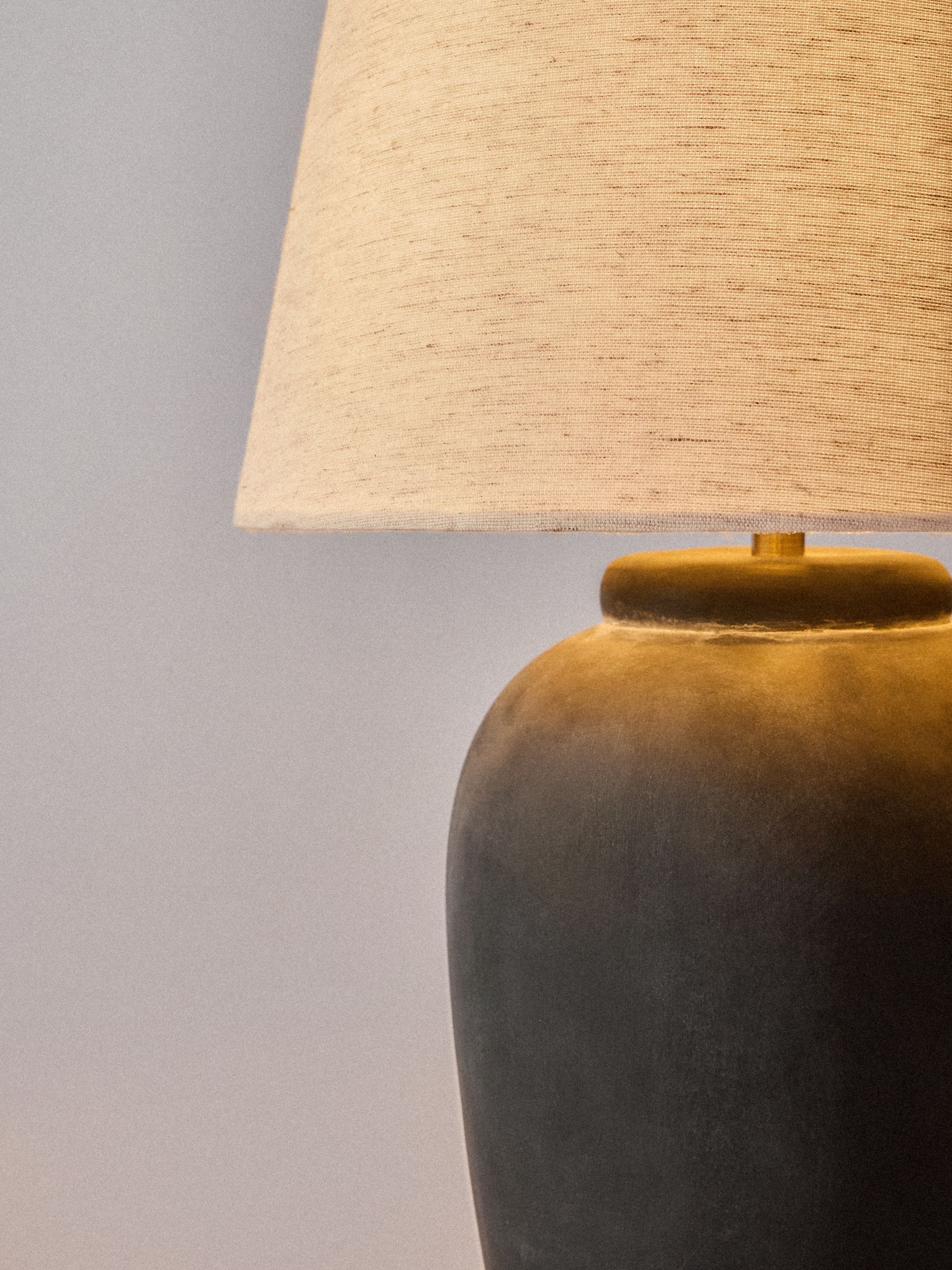 The Set 2 Pack Black/Cream Textured Ceramic Large Table Lamps - Image 4 of 6