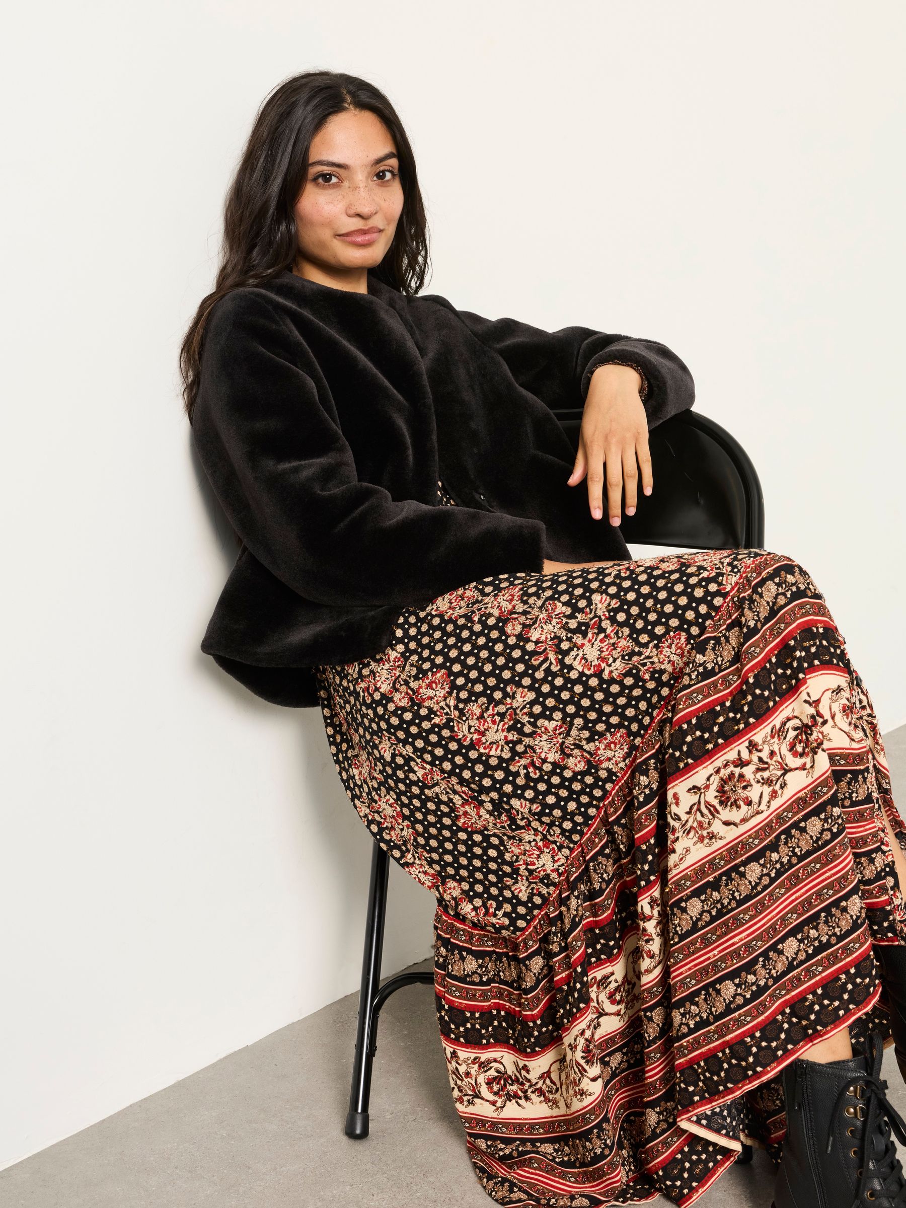Amelia Black Faux Fur Jacket - Image 5 of 6