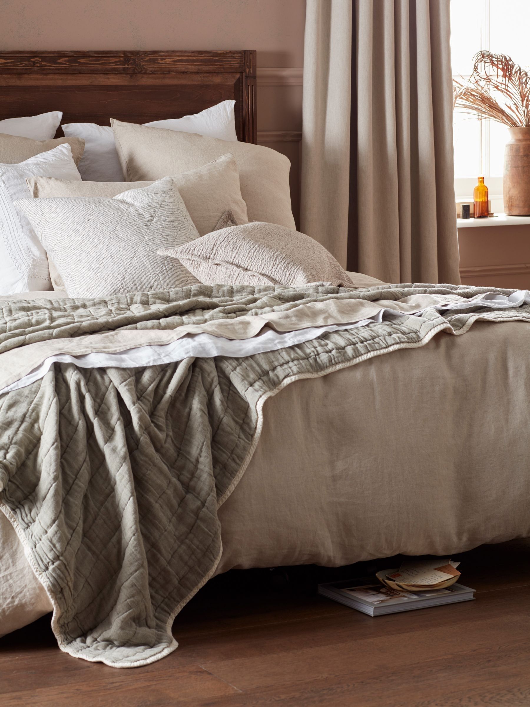 Secret Linen Store Olive Green Vivienne Quilted Throw - Image 3 of 3 Secret Linen Store Olive Green Vivienne Quilted Throw - Image 3 of 3