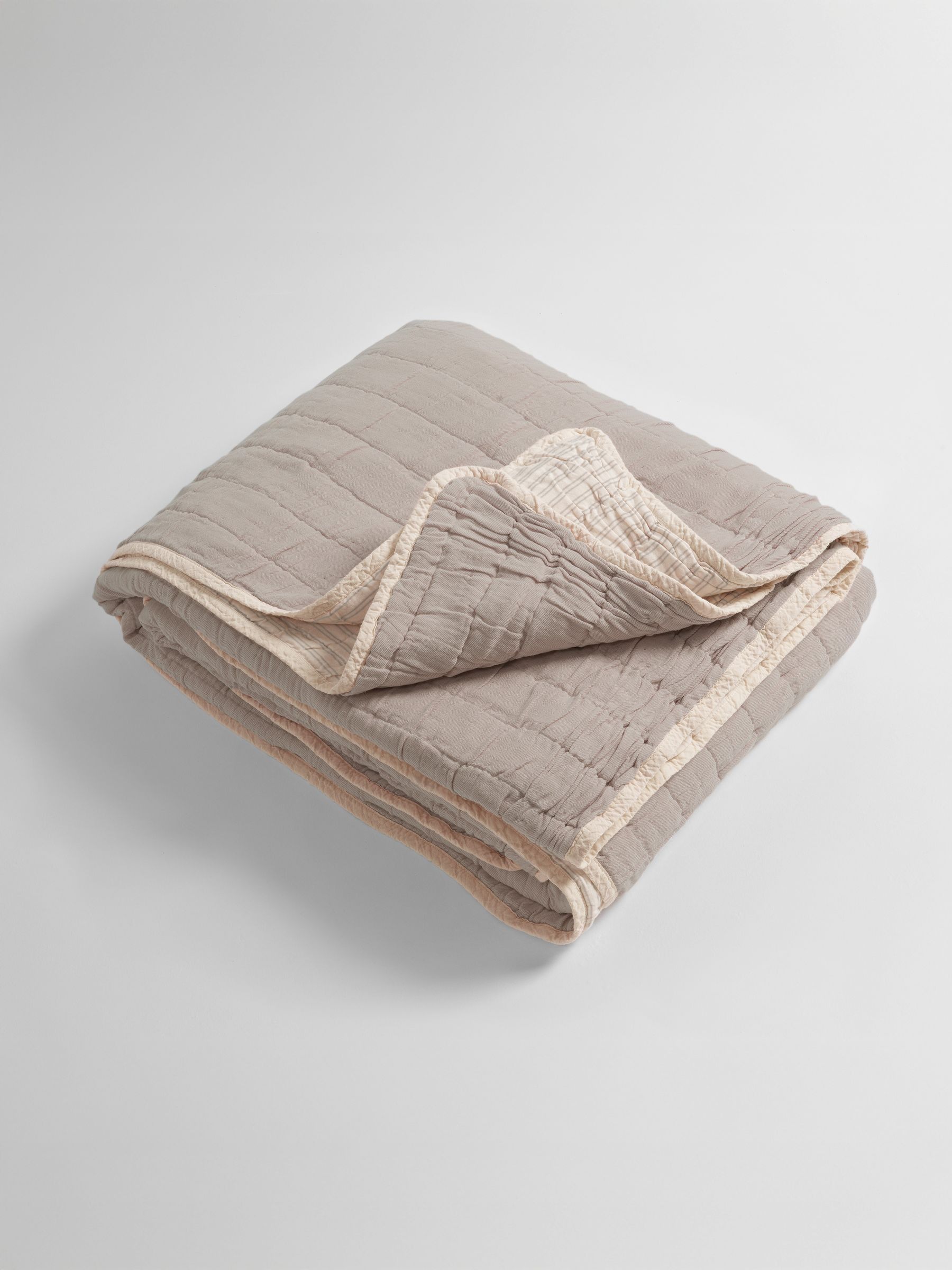 Secret Linen Store Natural Vivienne Quilted Throw - Image 3 of 3 Secret Linen Store Natural Vivienne Quilted Throw - Image 3 of 3