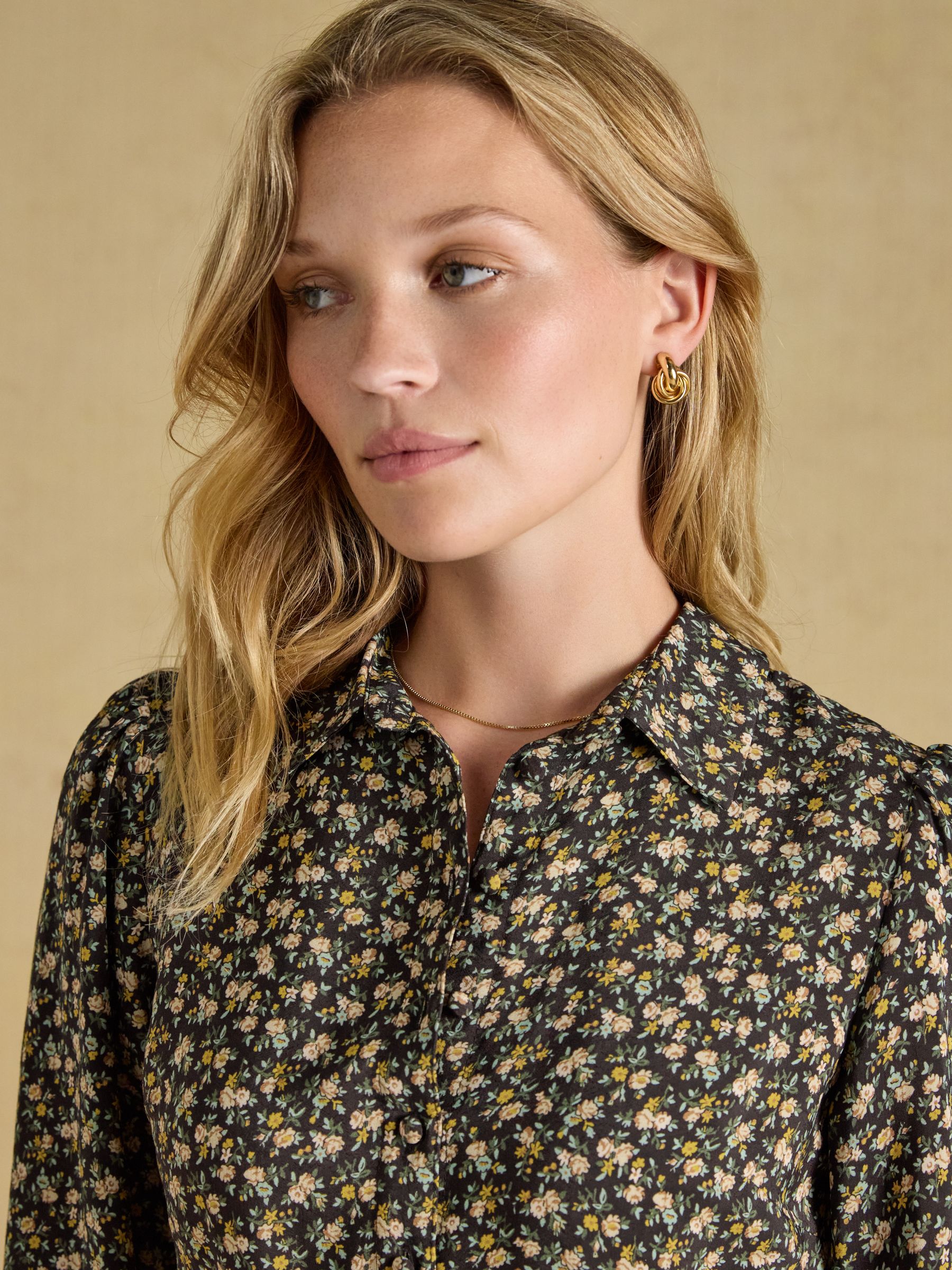 Sienna Navy Ditsy Short Smocked Shirt Dress - Image 5 of 7