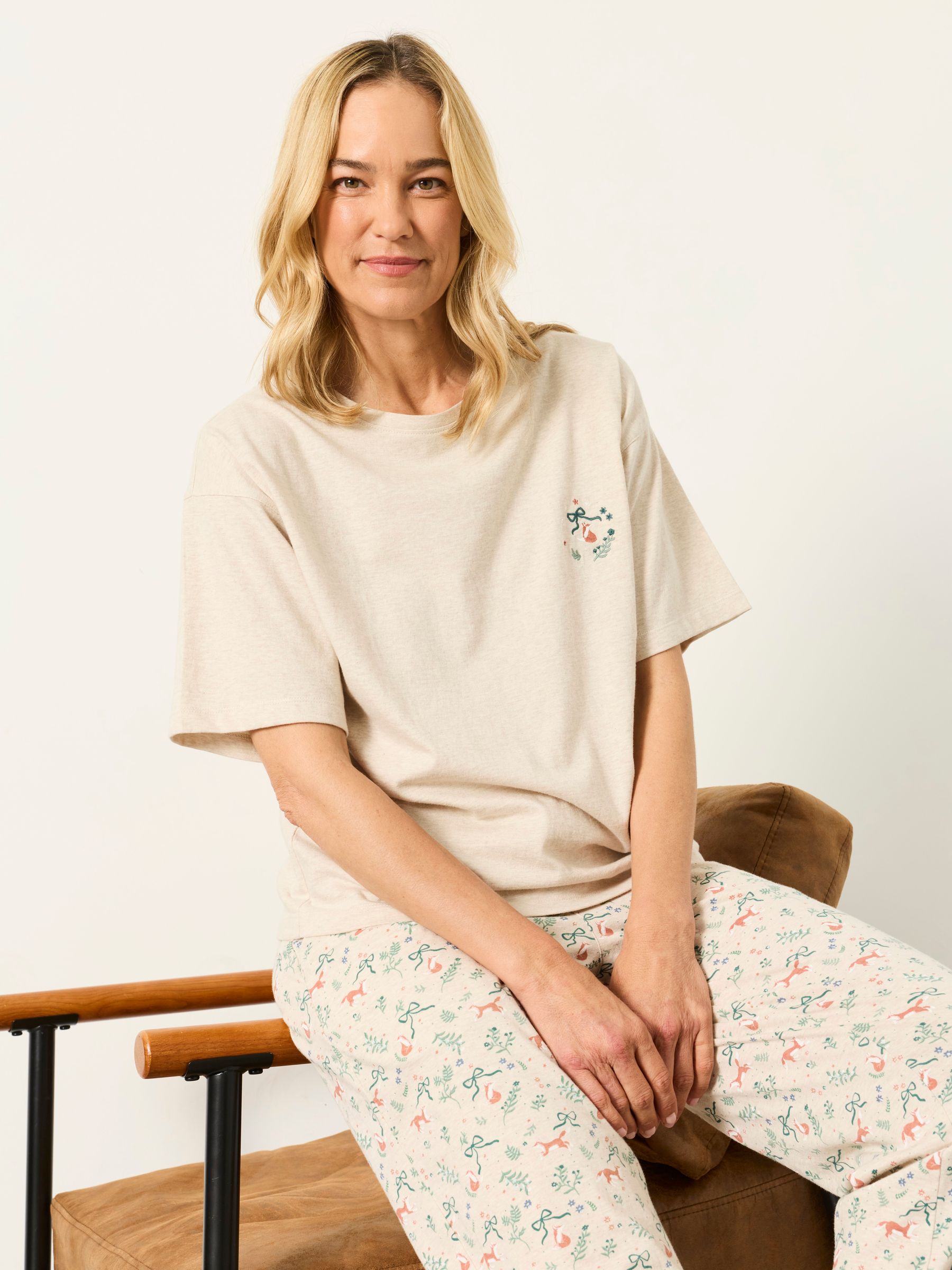 Oatmeal Fox Graphic Graphic Tee - Image 5 of 6
