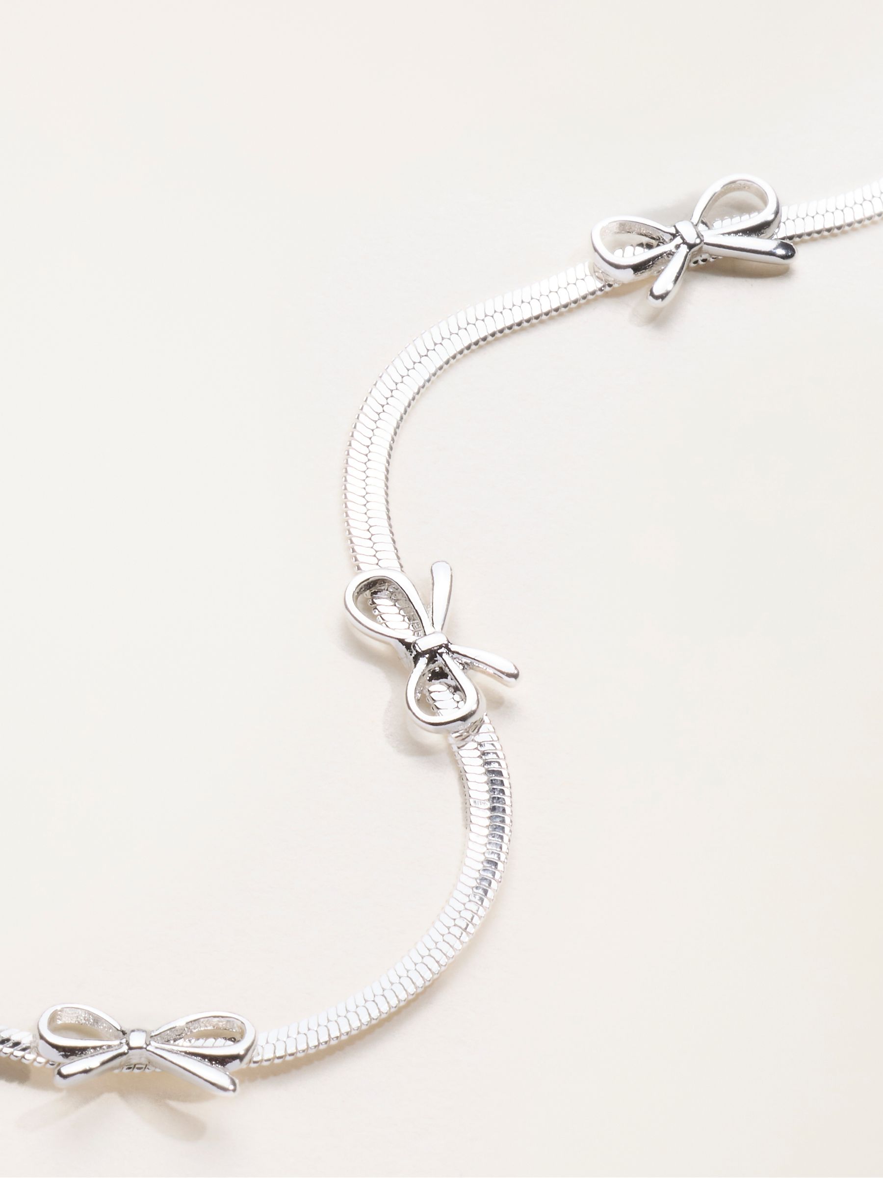Silver Tone Bow Bracelet - Image 3 of 5
