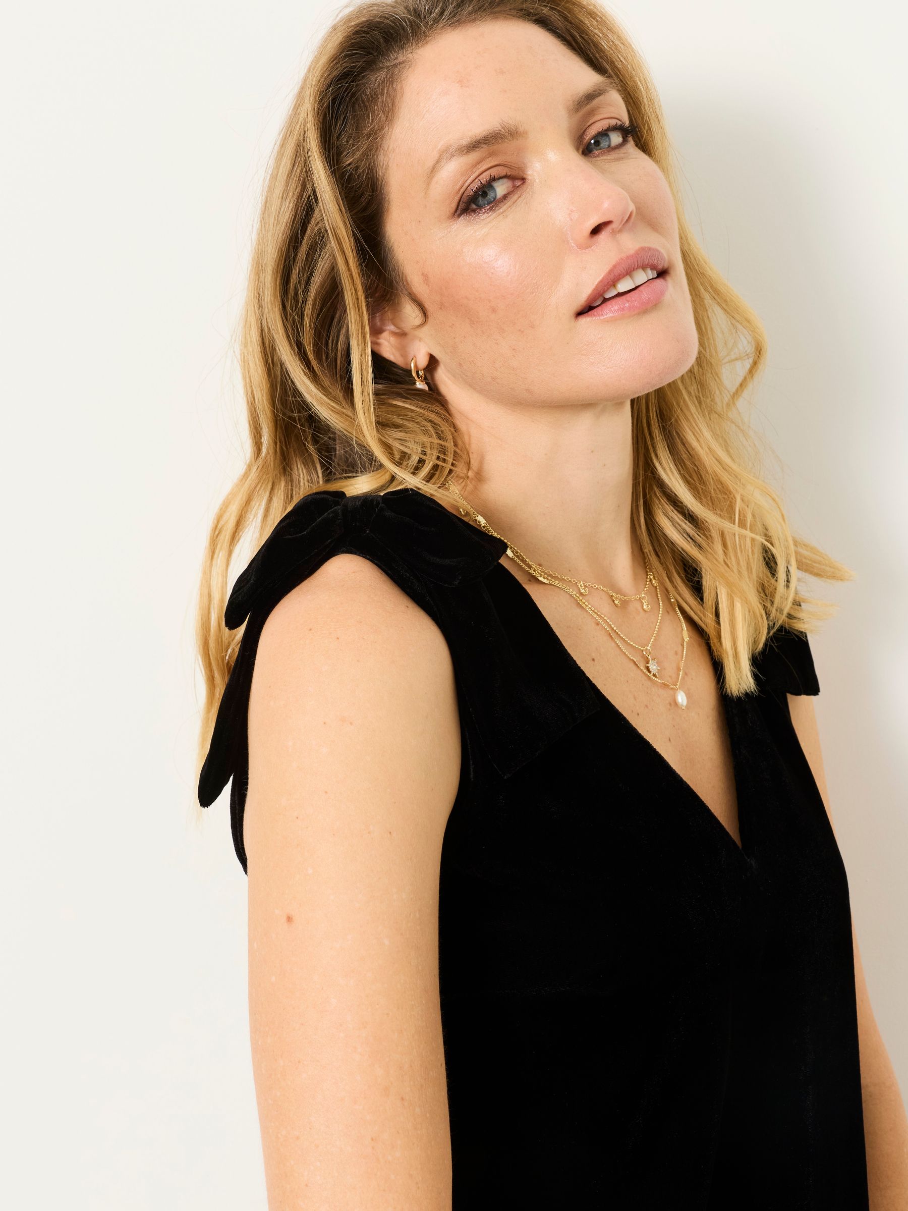 Nina Black Bow Detail Dress - Image 2 of 5