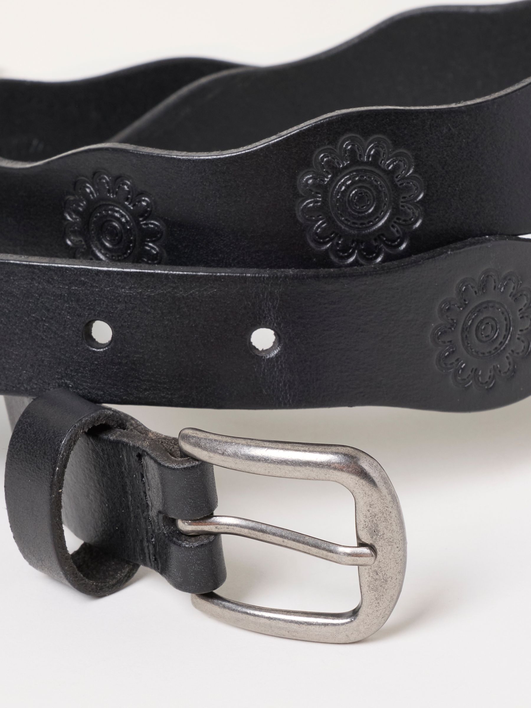 Black Scallop Leather Belt - Image 2 of 3
