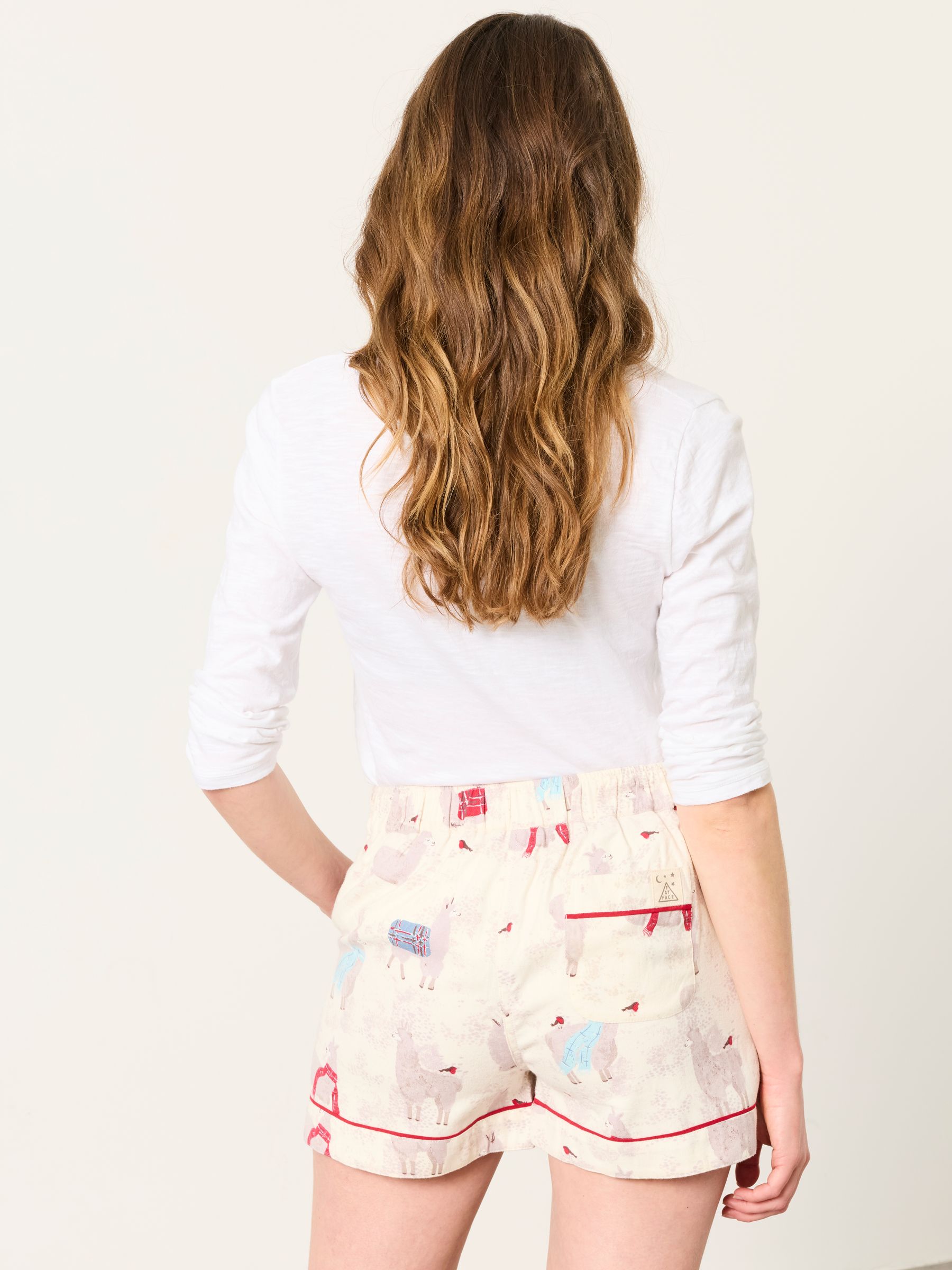 Classic Short in Ivory - Image 2 of 6
