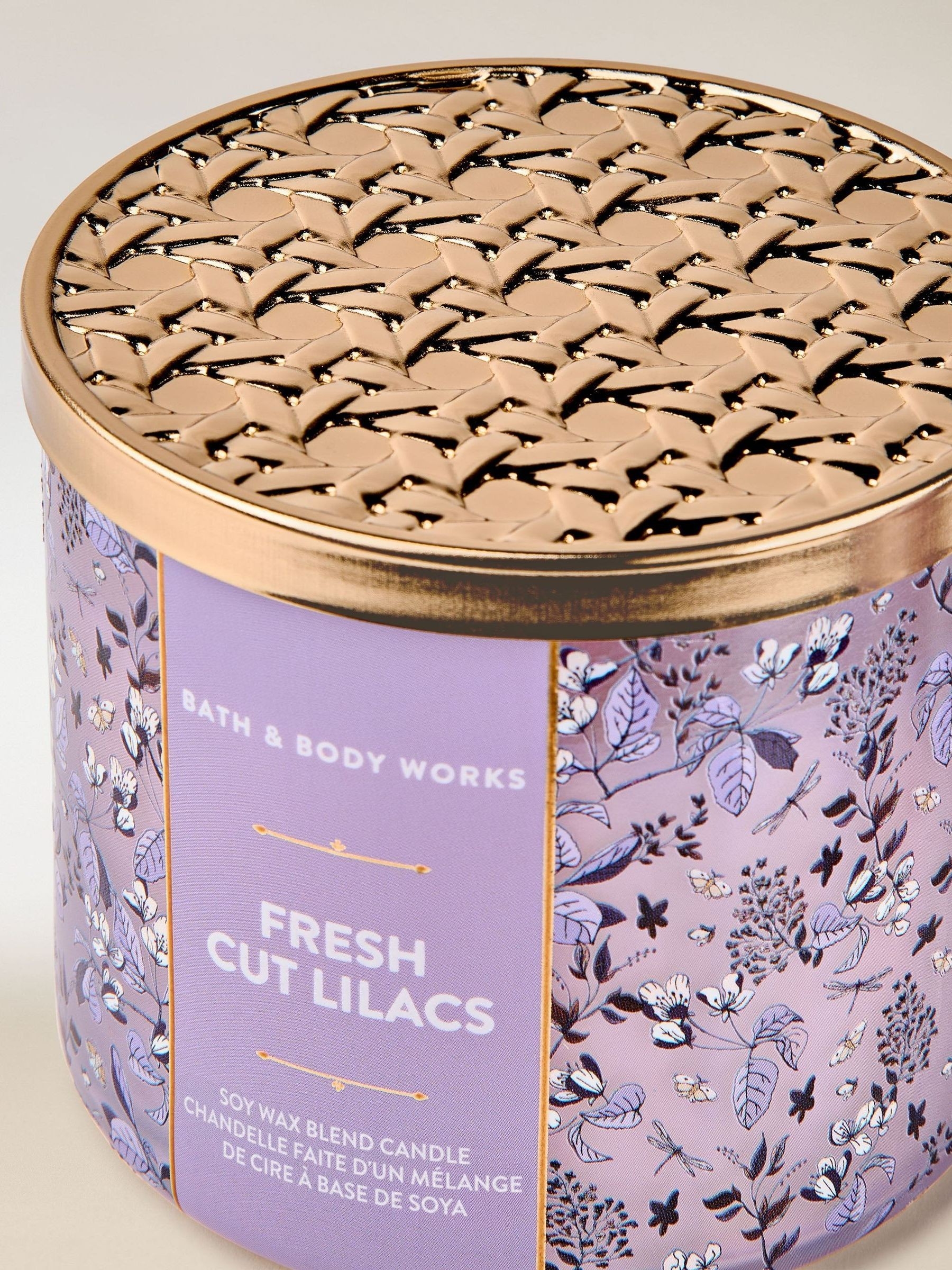 Fresh Cut Lilacs Candle 411g 3 Wick - Image 2 of 2 Fresh Cut Lilacs Candle 411g 3 Wick - Image 2 of 2